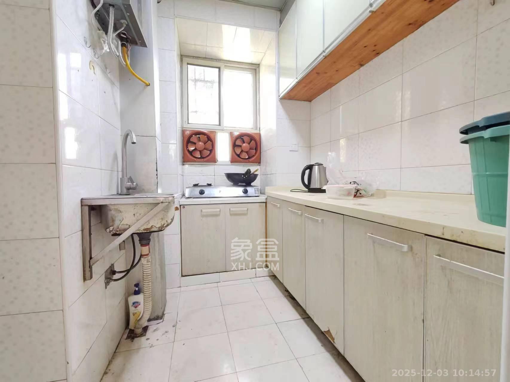 狮子山一片  2室1厅1卫    1400.0元/月室内图