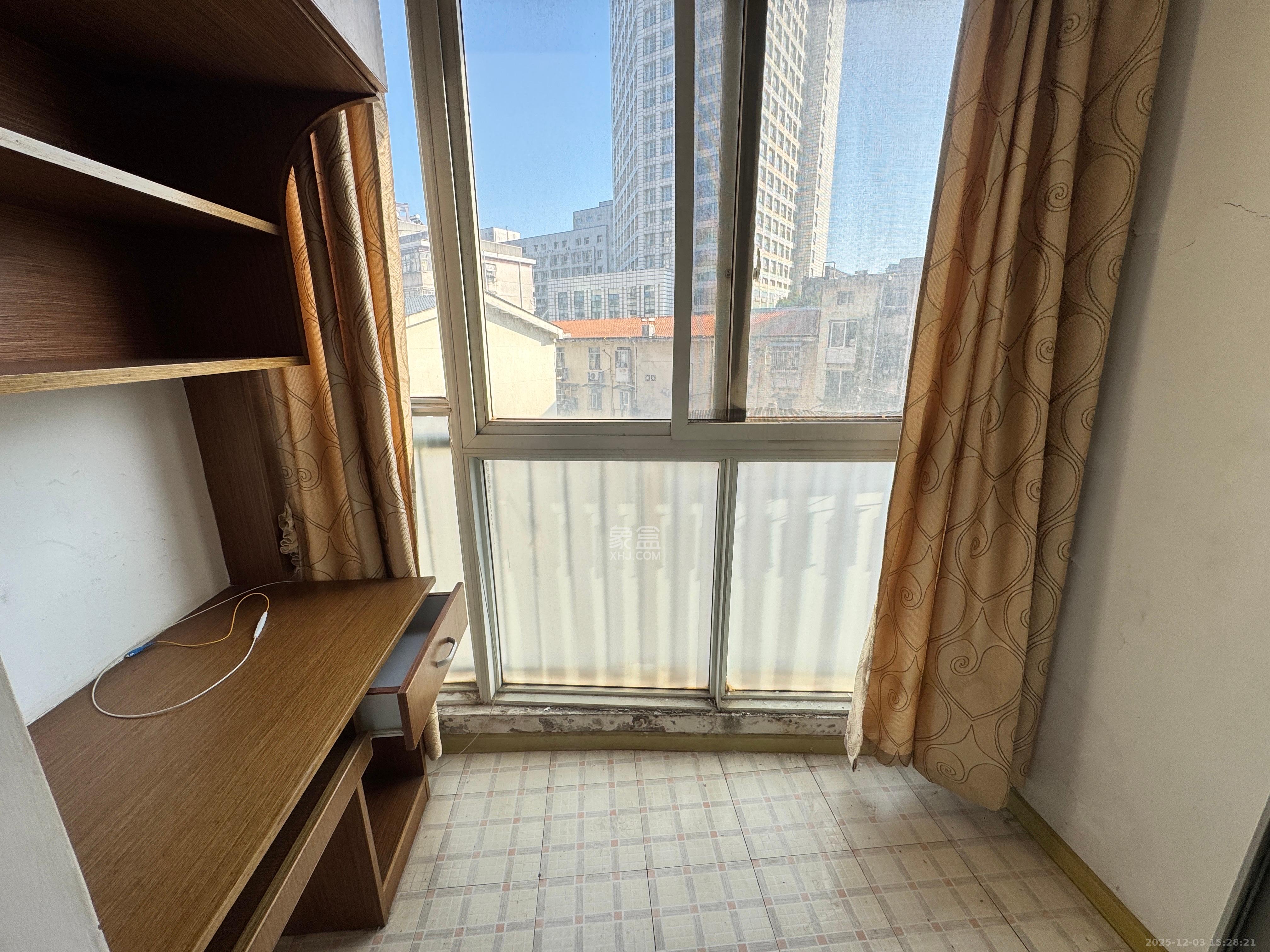 白沙晶城 1室1厅1卫 1500.0元/月 白沙晶城 1室1厅1卫 1500.0元/月室内图