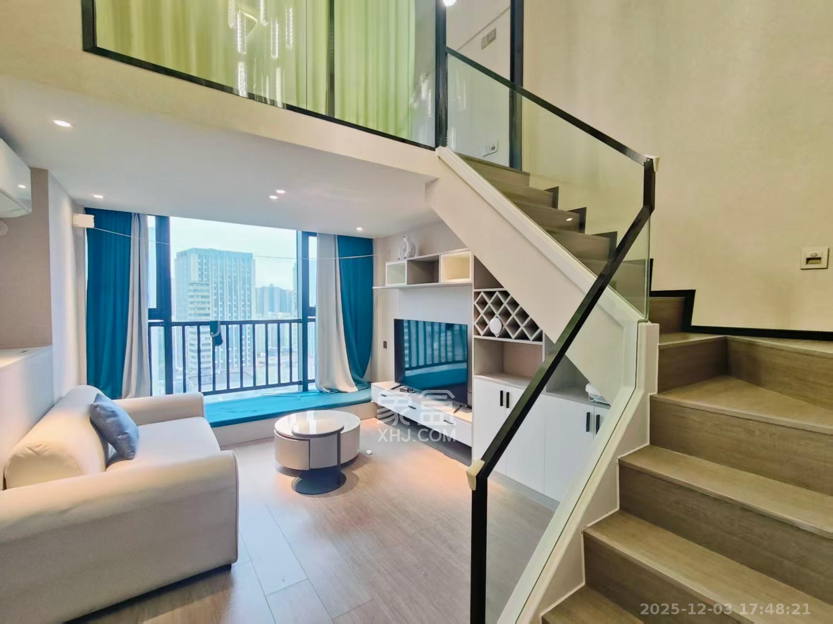 中一鲲出（鲲鹏府）  2室2厅1卫    2400.0元/月室内图