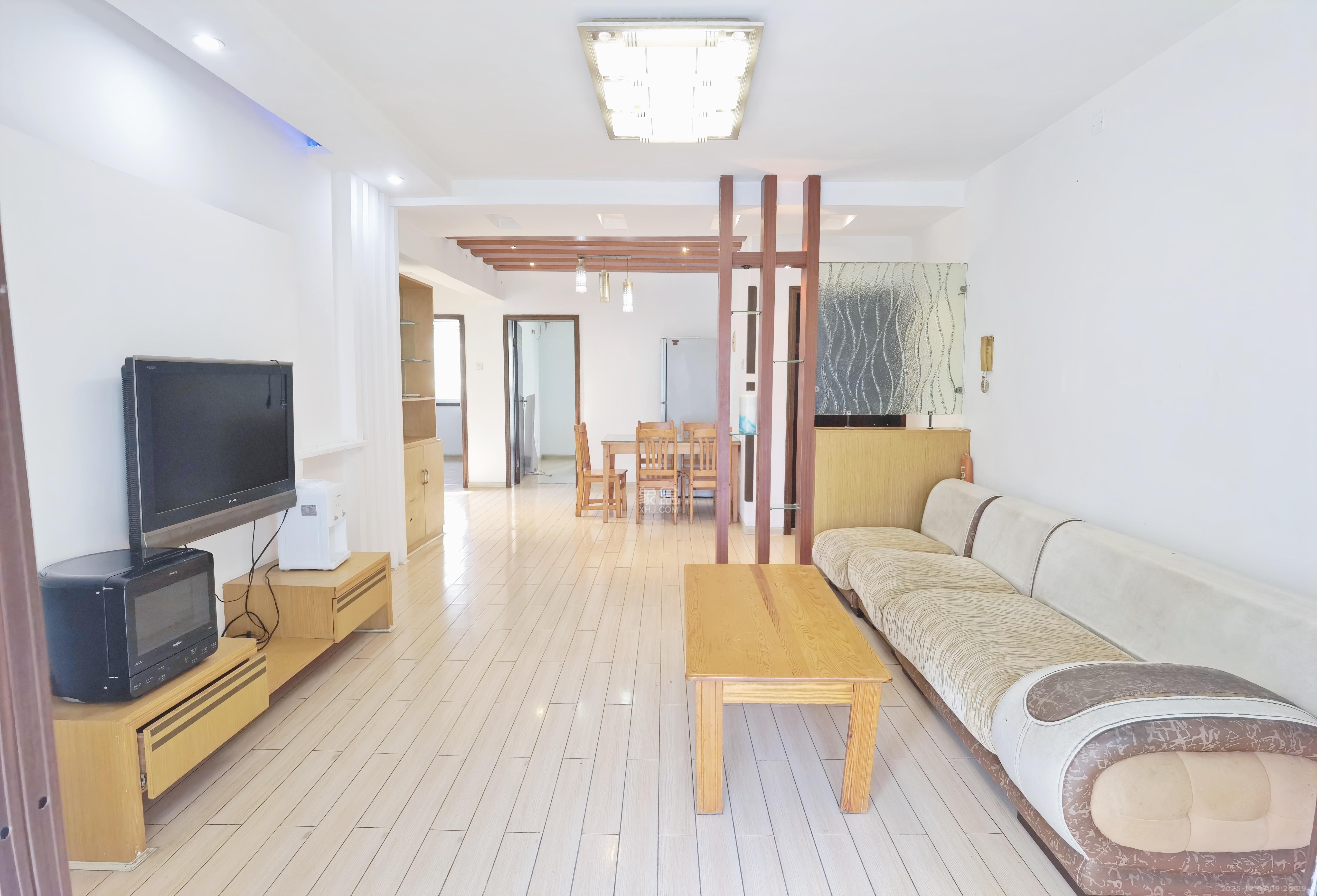 枫林美景  3室2厅2卫    1750.0元/月