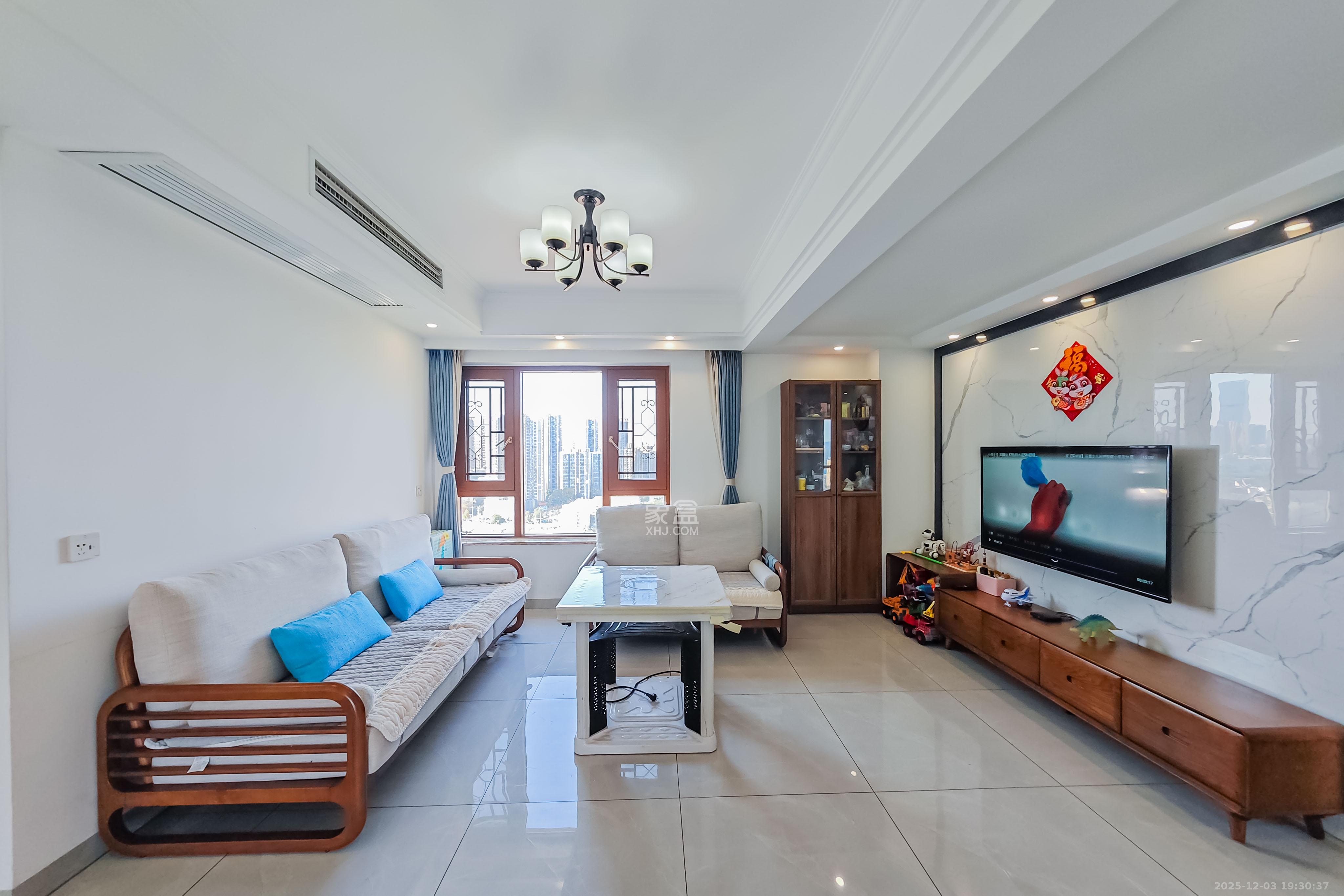 叠彩兰亭  1室2厅2卫    105.0万客厅