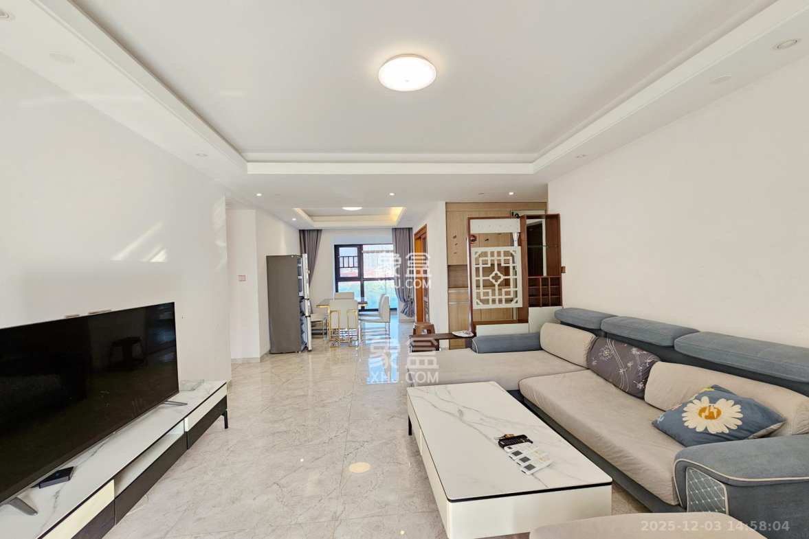 明昇壹城(明昇时代广场)二期 3室2厅2卫 150.0万 明昇壹城(明昇时代广场)二期 3室2厅2卫 150.0万客厅