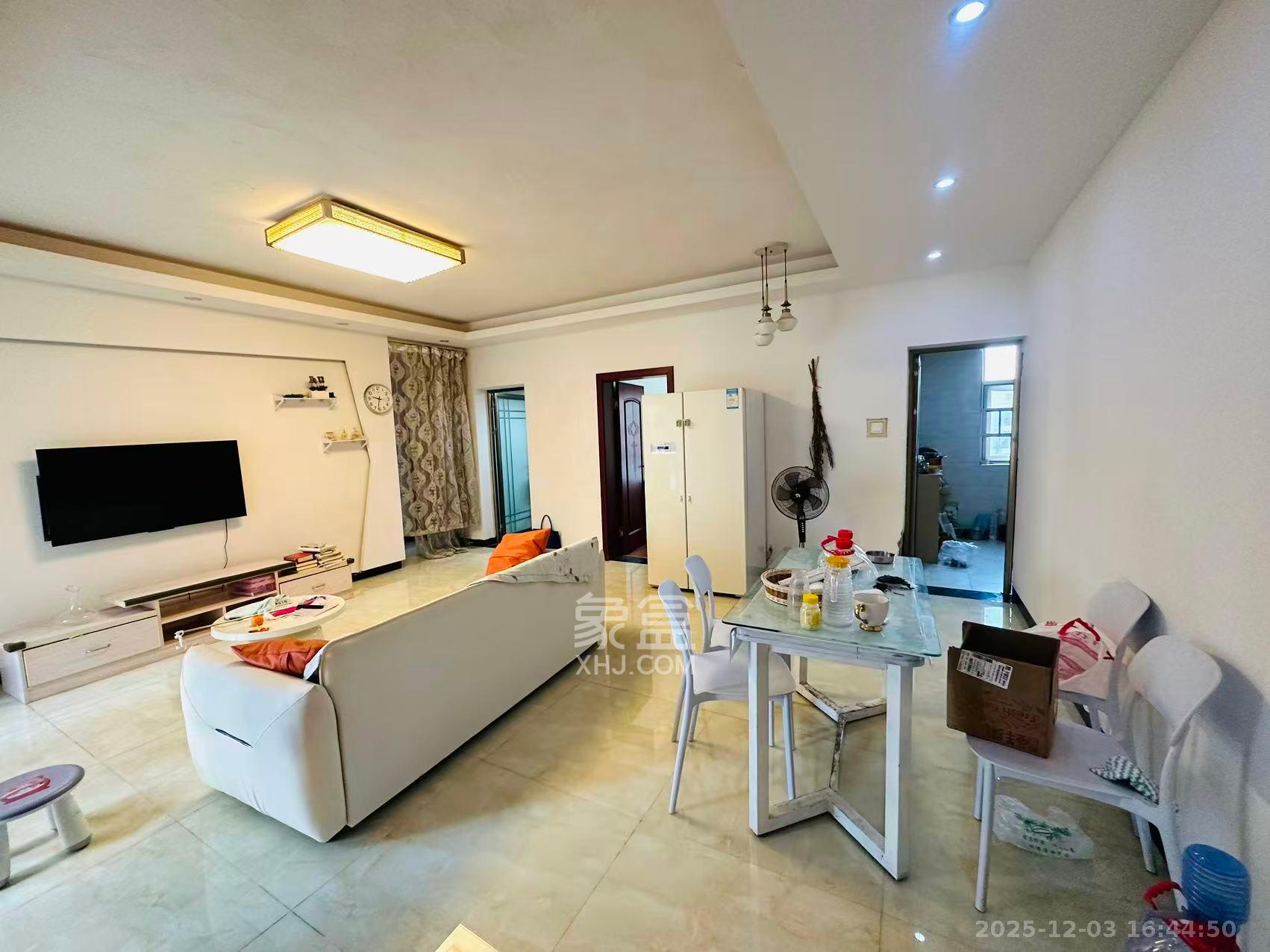 泊爱蓝湾 3室2厅1卫 3300.0元/月 泊爱蓝湾 3室2厅1卫 3300.0元/月室内图