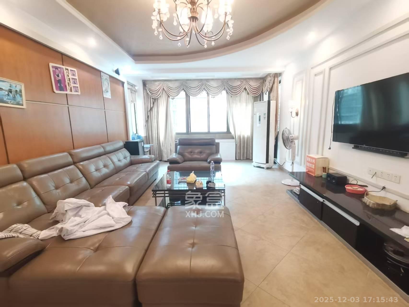 兴联母山小区  3室2厅2卫    1600.0元/月室内图