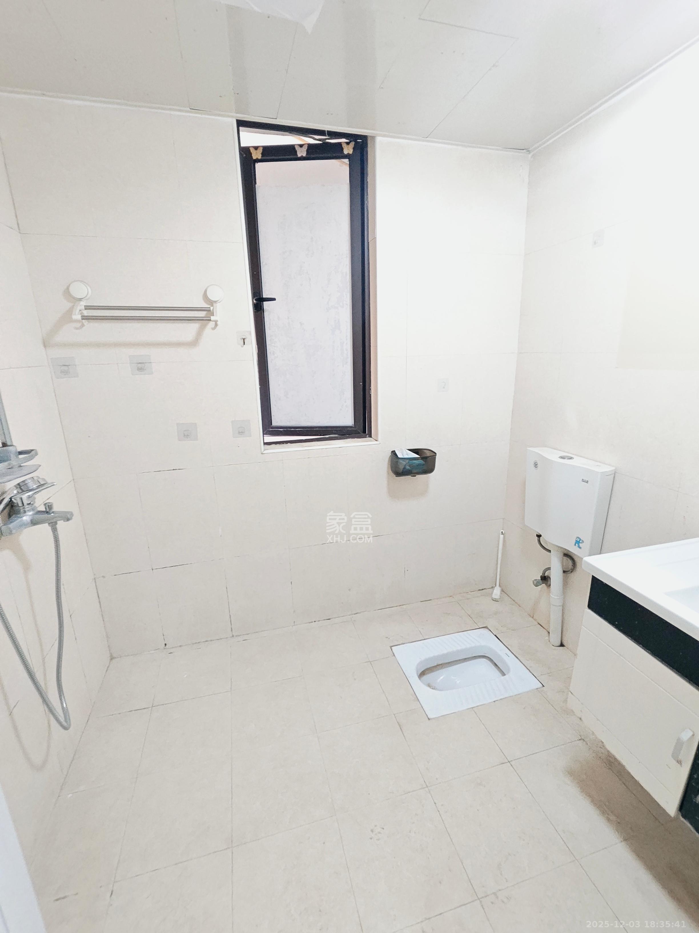 保利麓谷林语D区  2室1厅1卫    2100.0元/月室内图