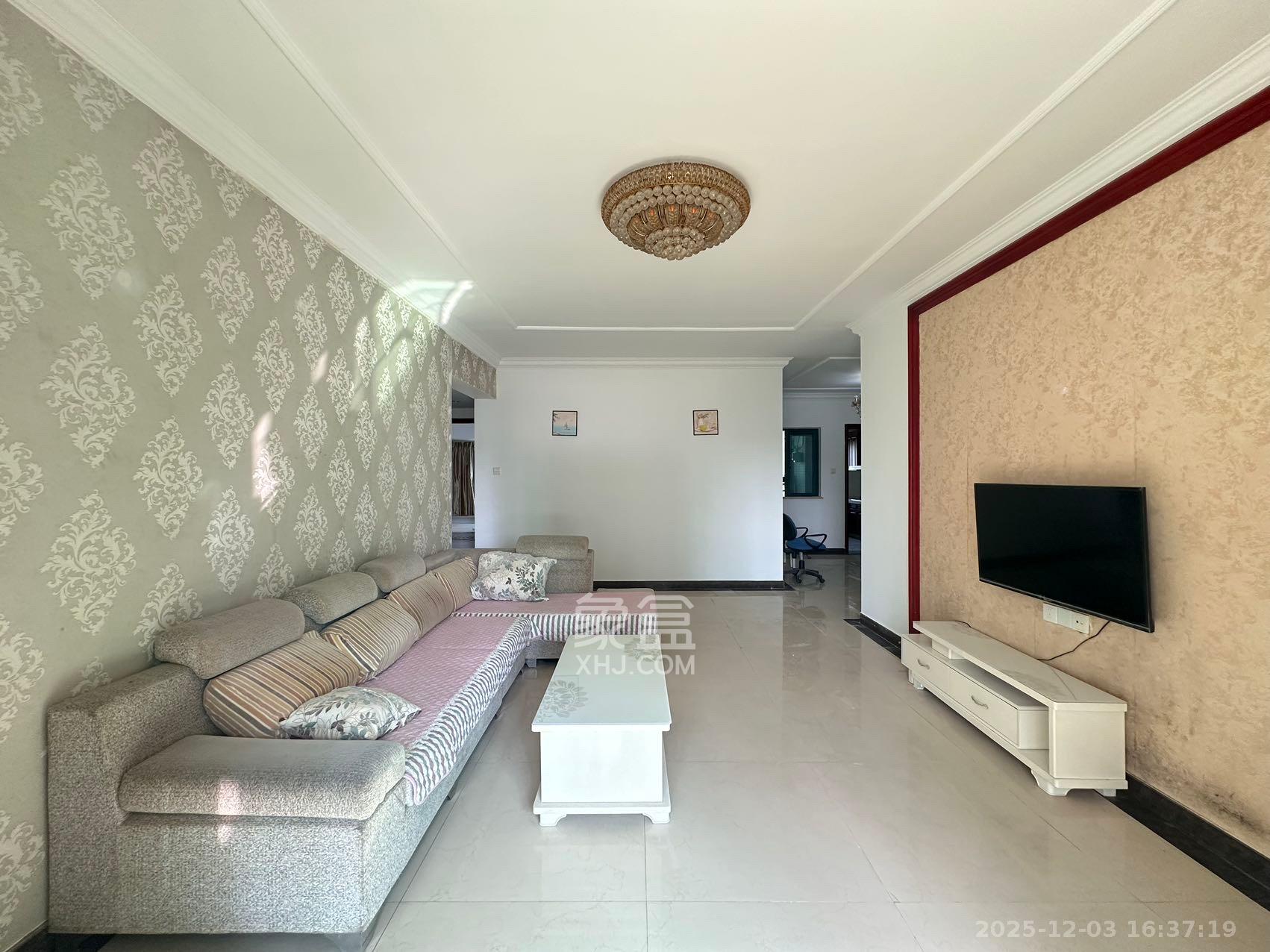 恒大雅苑 3室2厅2卫 2700.0元/月 恒大雅苑 3室2厅2卫 2700.0元/月室内图