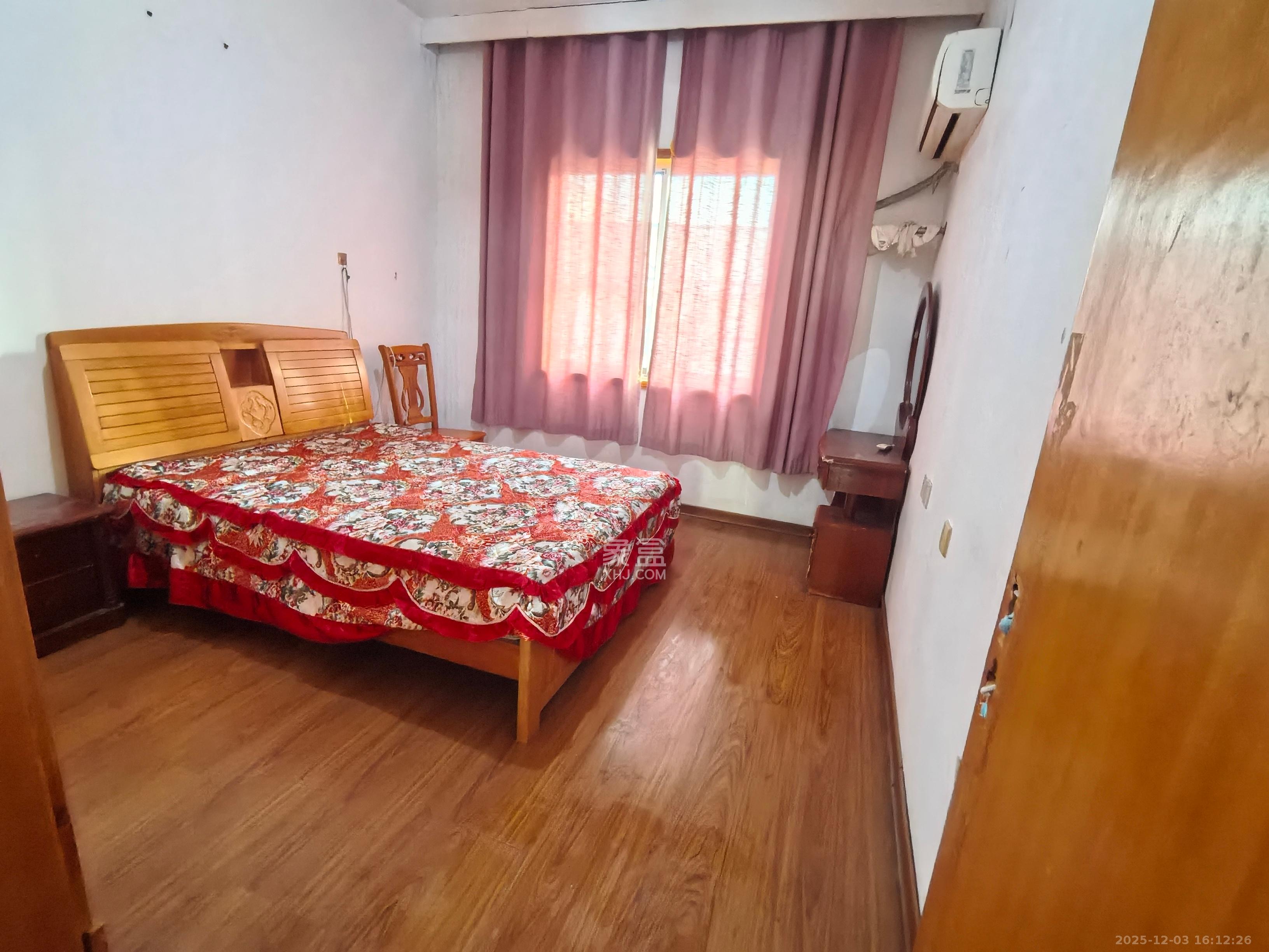 中南汽车世界 3室2厅1卫 1100.0元/月 中南汽车世界 3室2厅1卫 1100.0元/月室内图