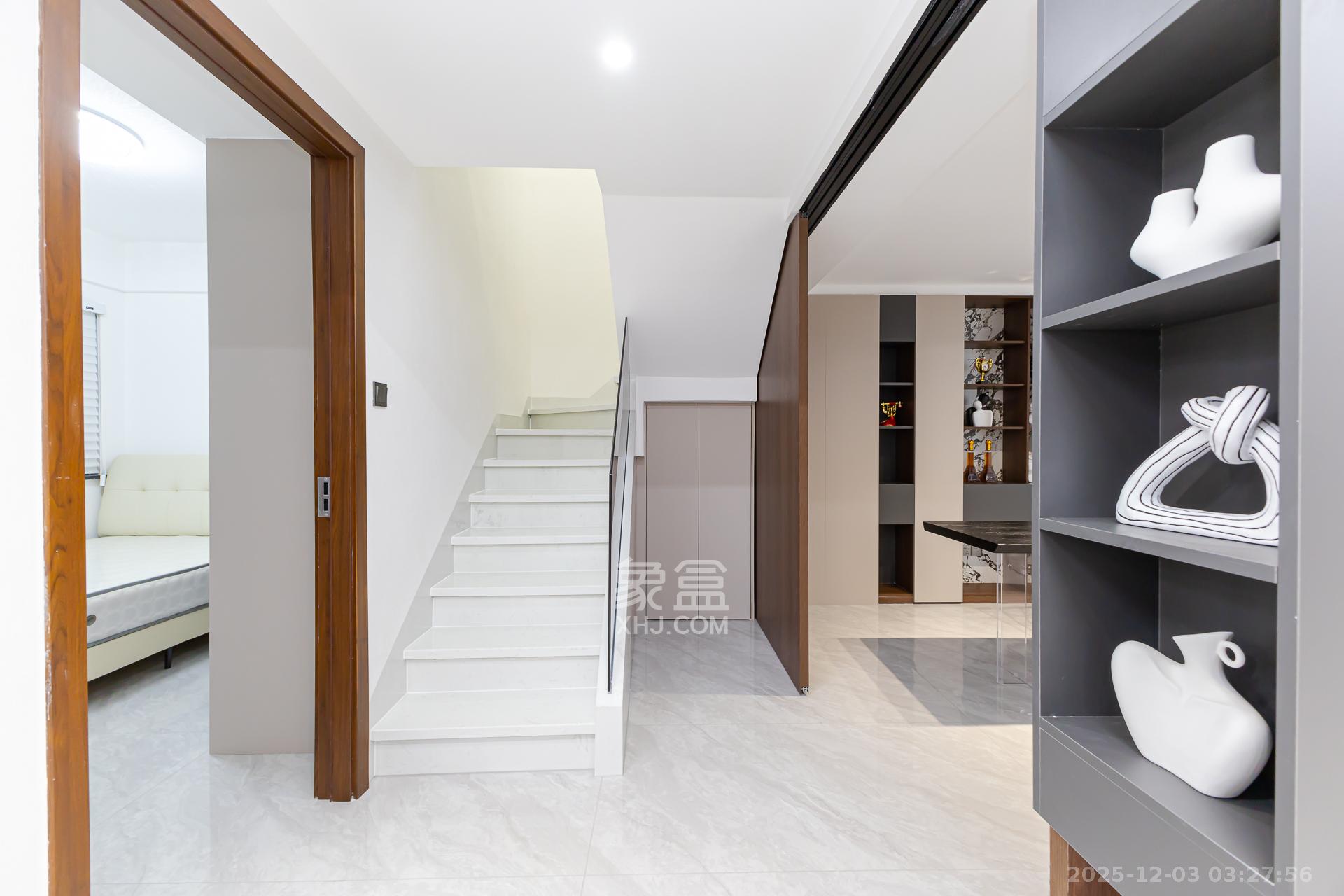 越秀湘江星汇城二期  4室2厅2卫    129.8万客厅