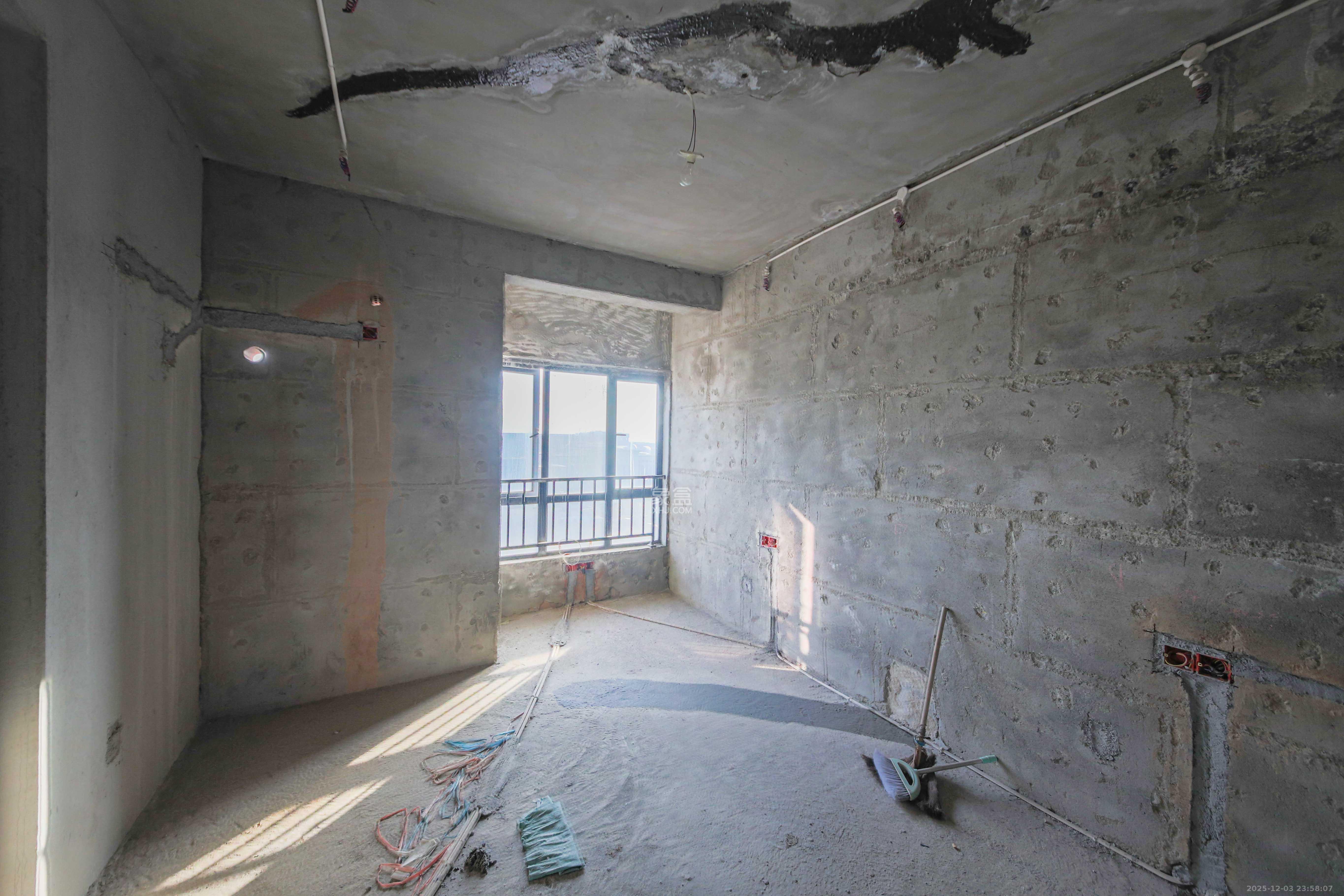 兴康同和家园 4室2厅2卫 95.0万 兴康同和家园 4室2厅2卫 95.0万卧室