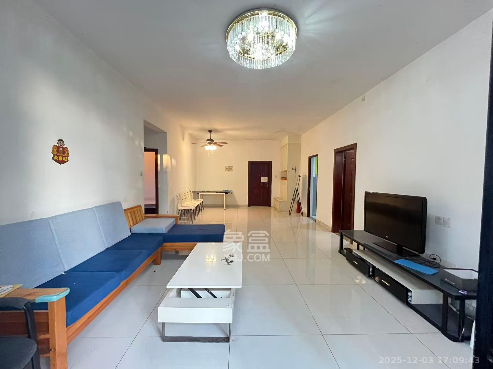 阳光100三期  3室2厅2卫    2700.0元/月室内图