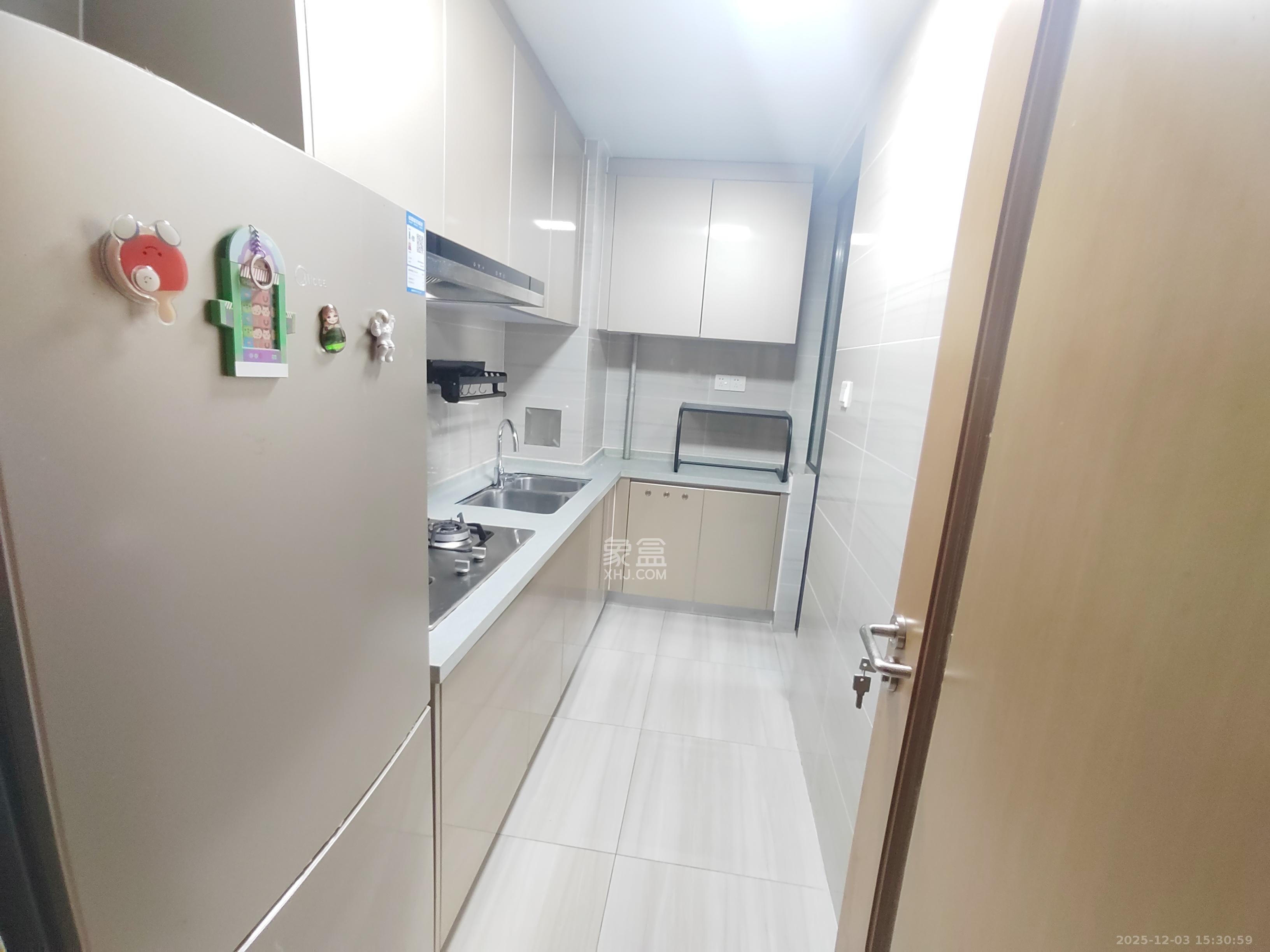 阳光100一期、四五期 3室2厅1卫 2800.0元/月 阳光100一期、四五期 3室2厅1卫 2800.0元/月室内图