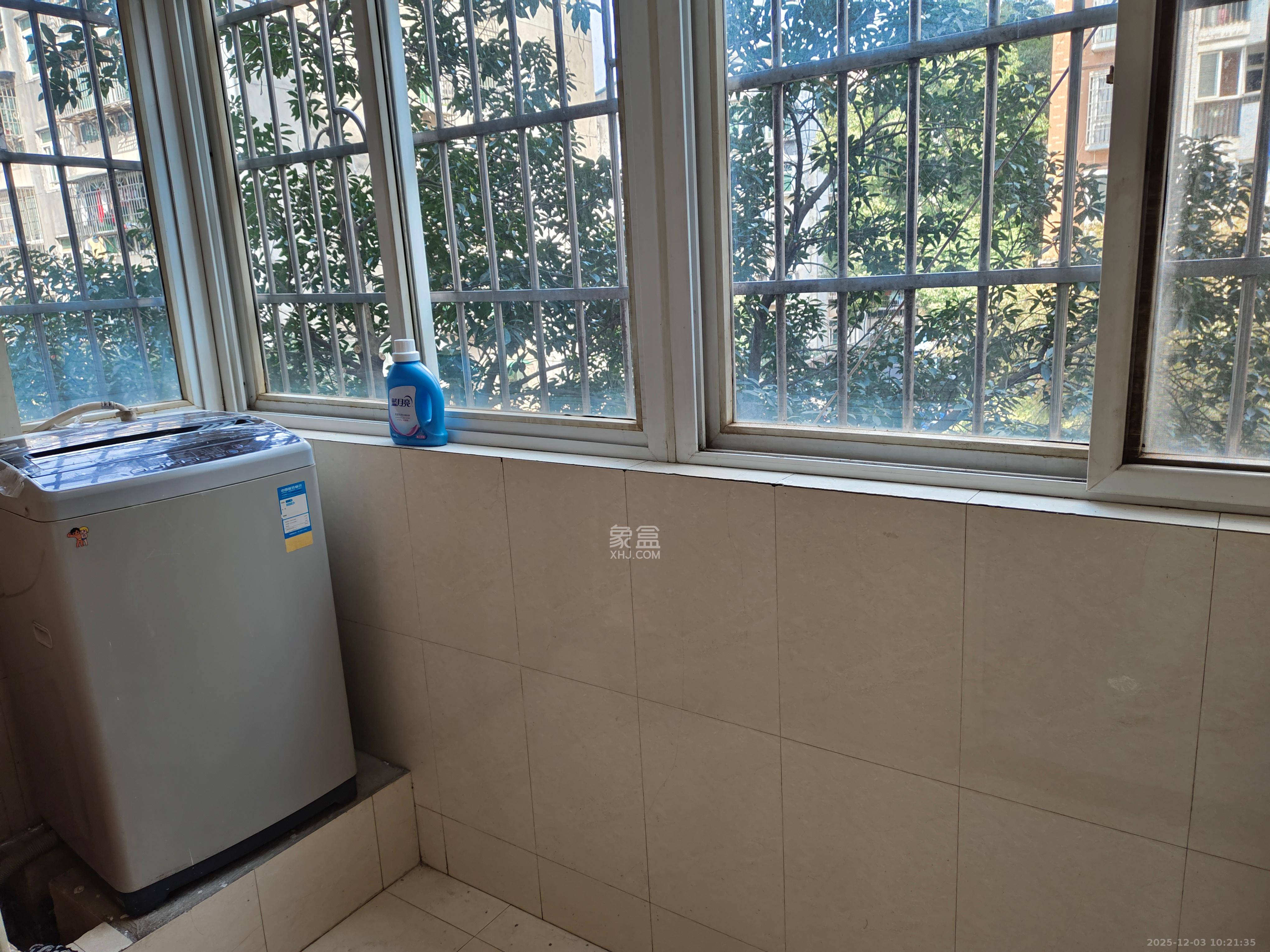 晶华美地 2室2厅1卫 1700.0元/月 晶华美地 2室2厅1卫 1700.0元/月室内图