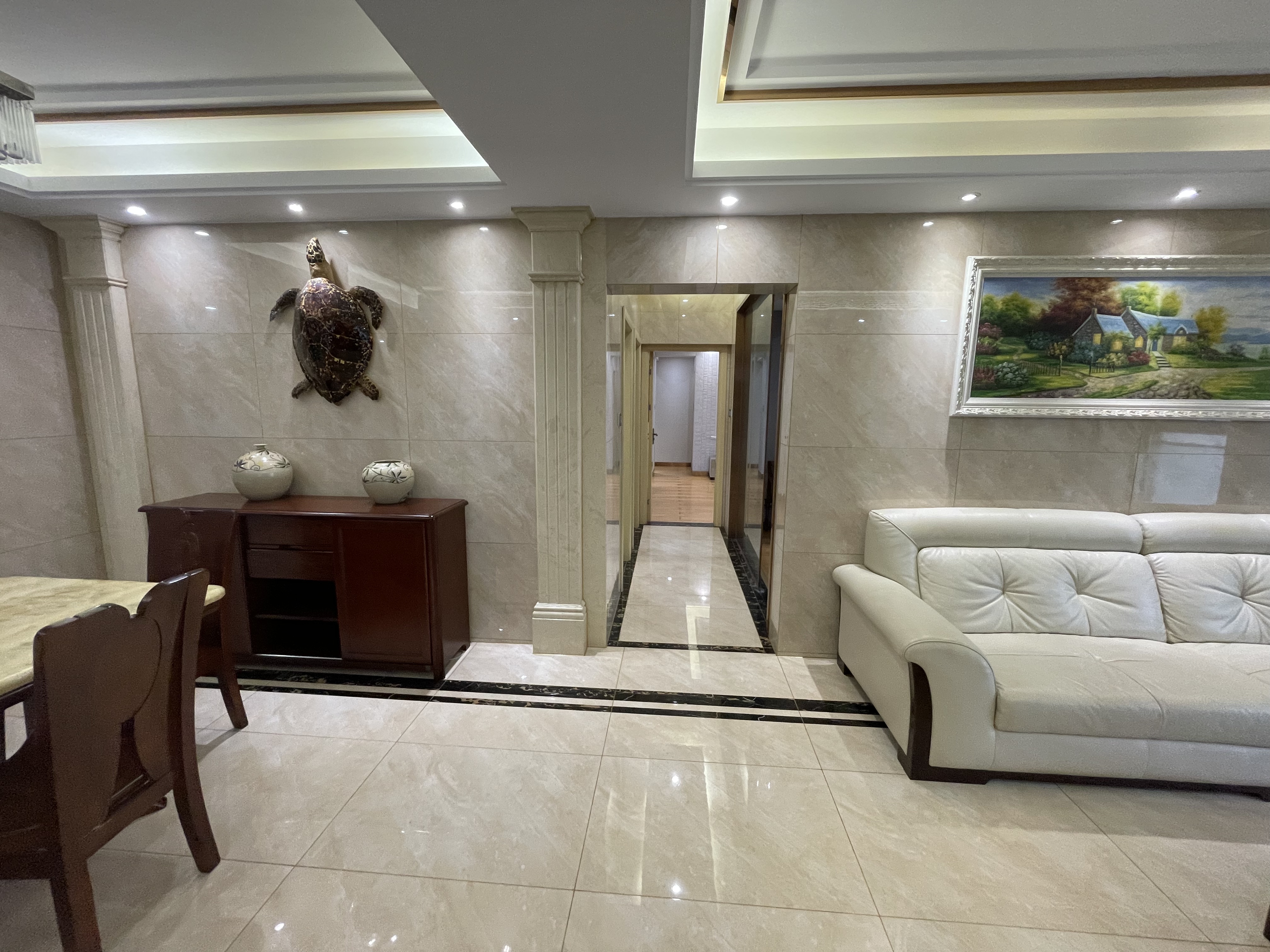 观澜湖中央公园  3室3厅2卫    288.0万客厅