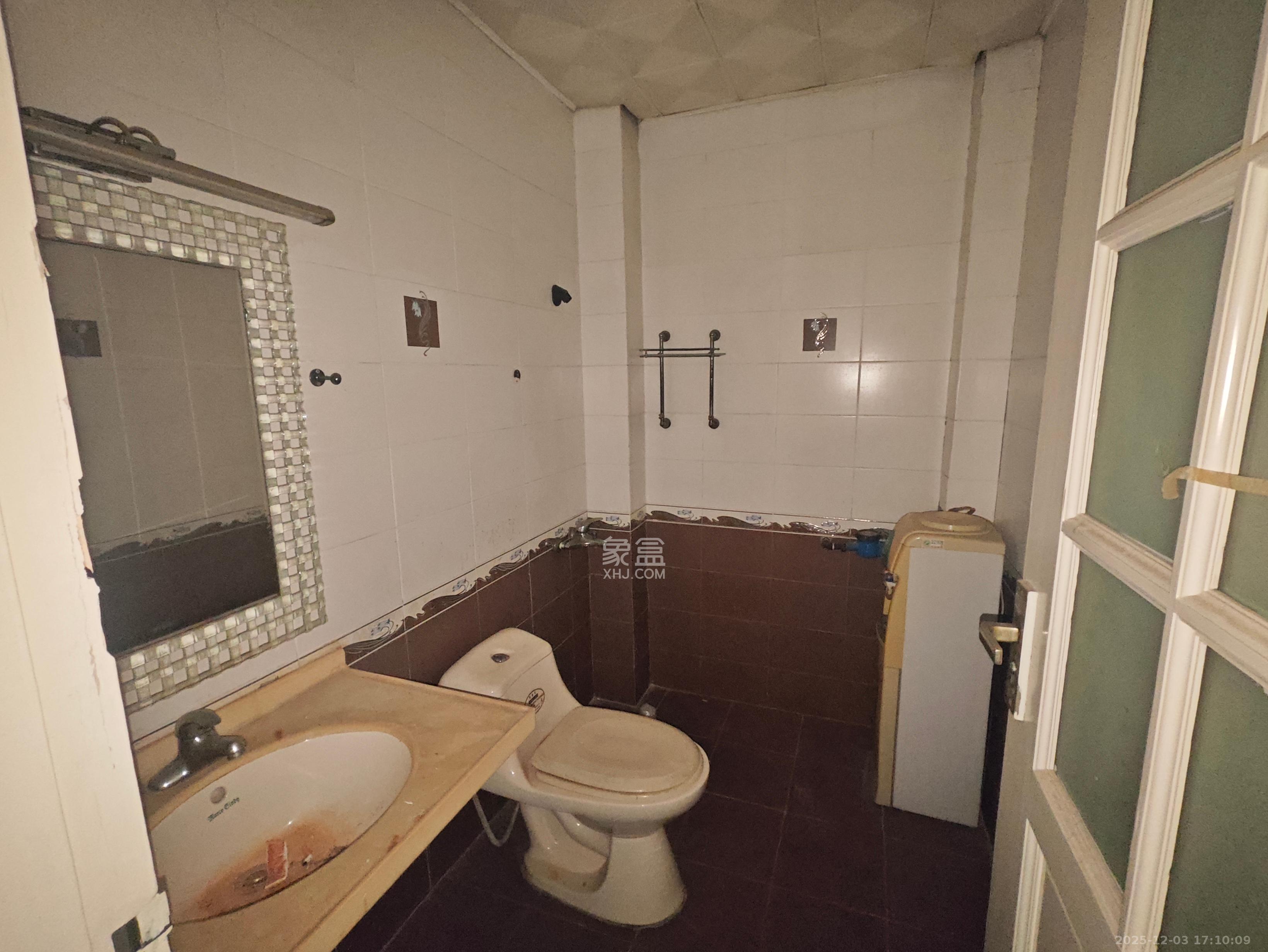 湘博楼  3室2厅1卫    1500.0元/月