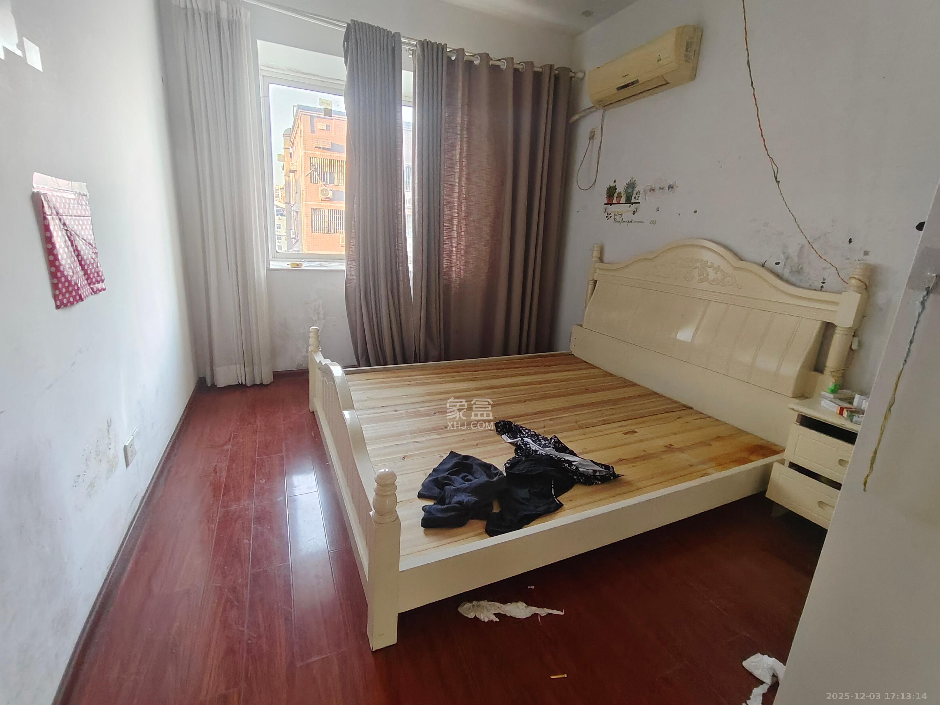 英才园丰颐苑  3室2厅2卫    3000.0元/月室内图