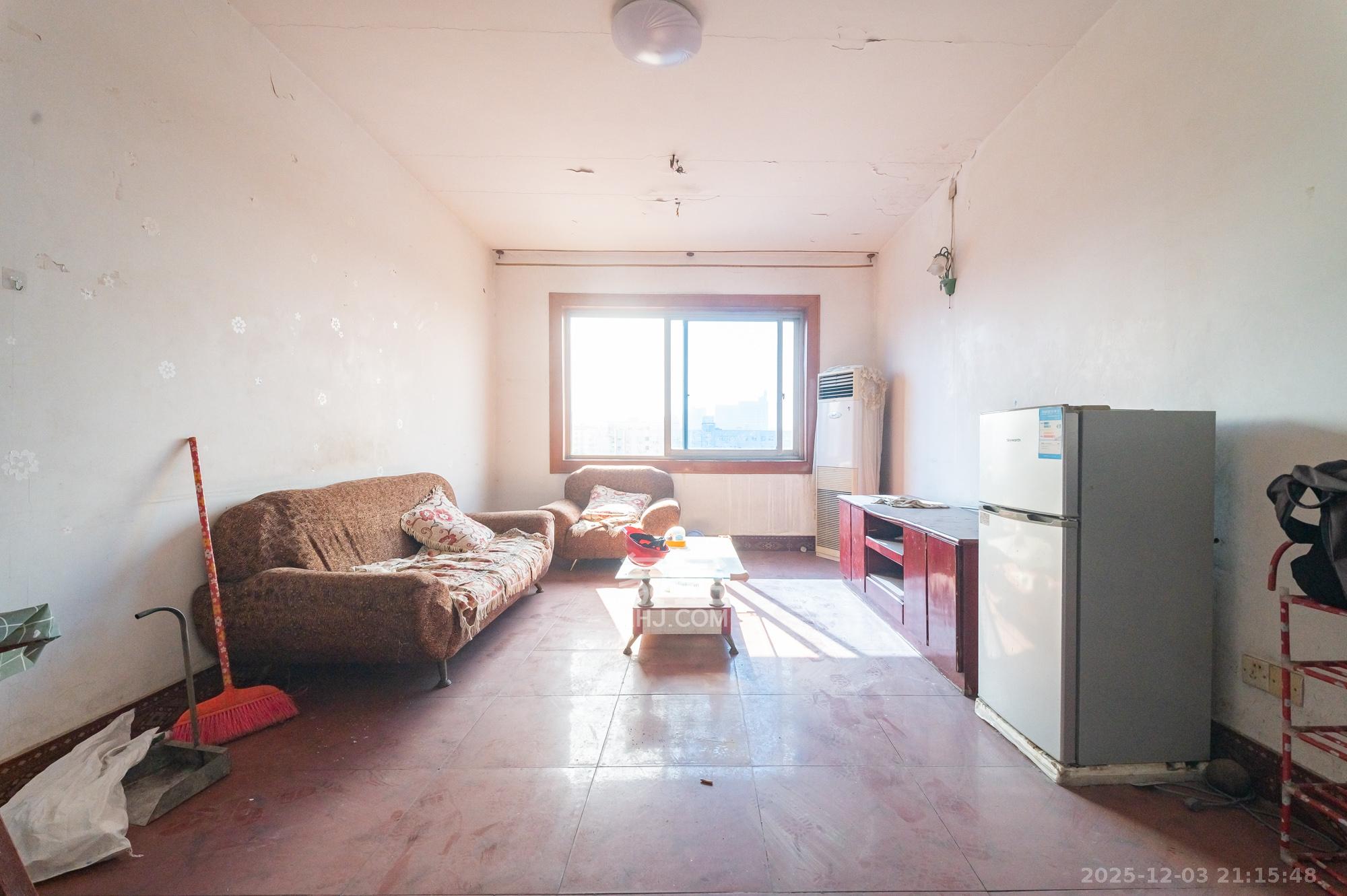 星沙交通局宿舍 3室2厅1卫 28.8万 星沙交通局宿舍 3室2厅1卫 28.8万客厅