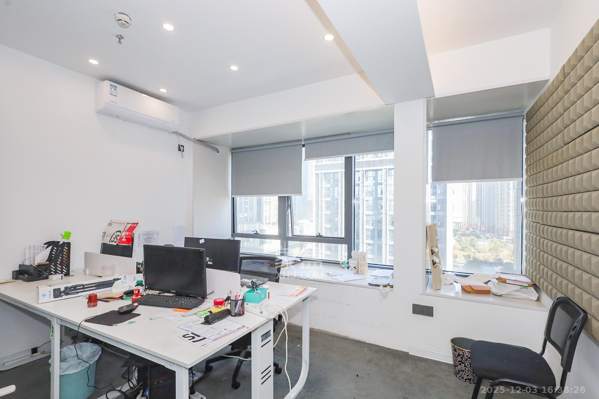 龙湖铂金岛  1室1厅1卫    28.0万卧室