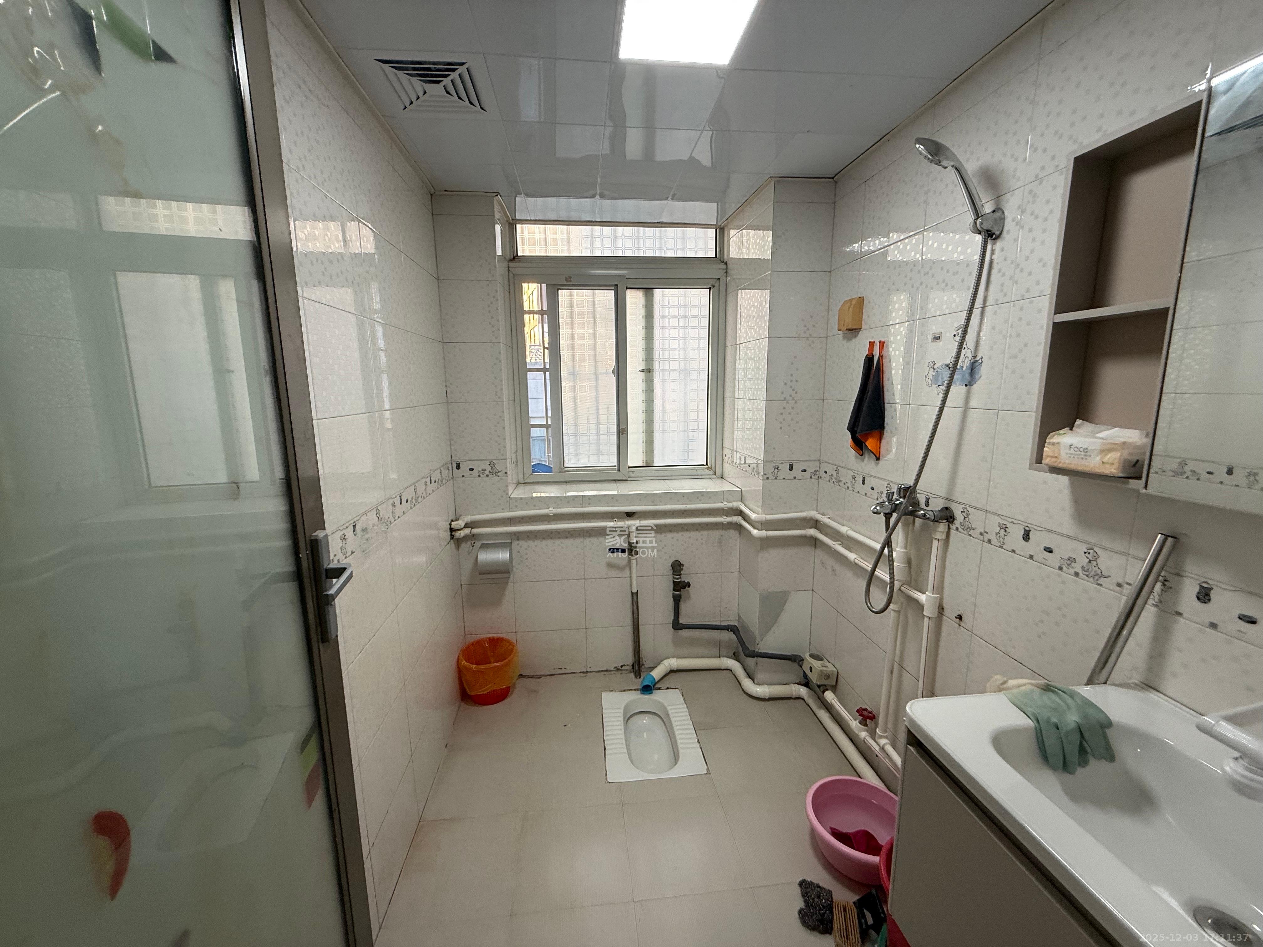 兴安苑 5室2厅2卫 2000.0元/月 兴安苑 5室2厅2卫 2000.0元/月室内图