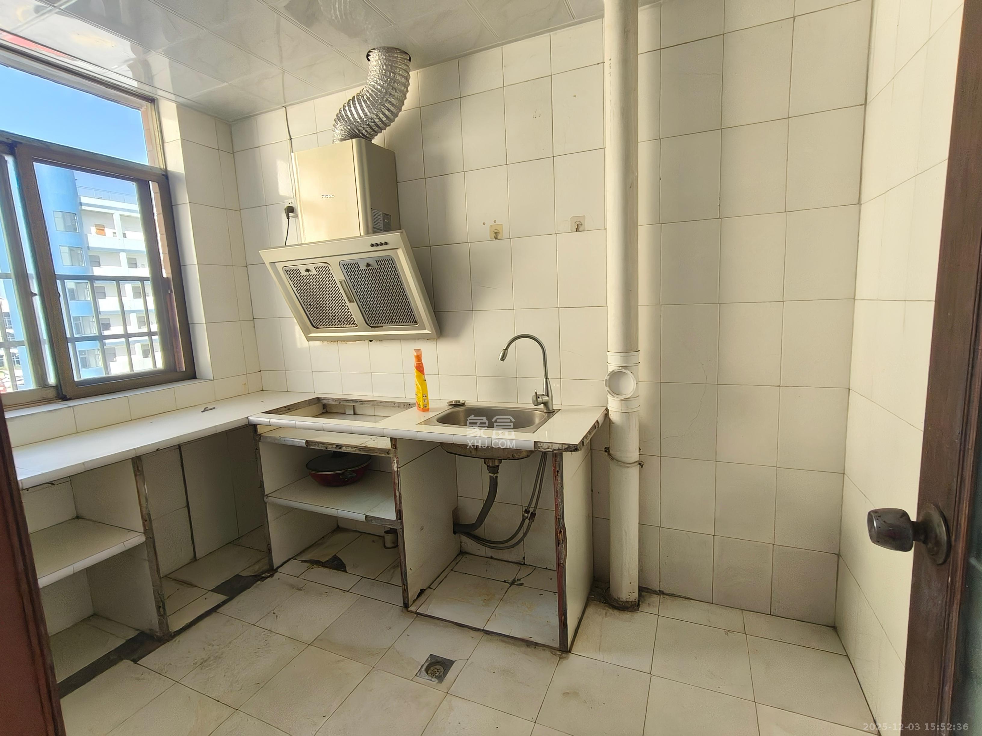 湘绣城  3室2厅2卫    2500.0元/月室内图