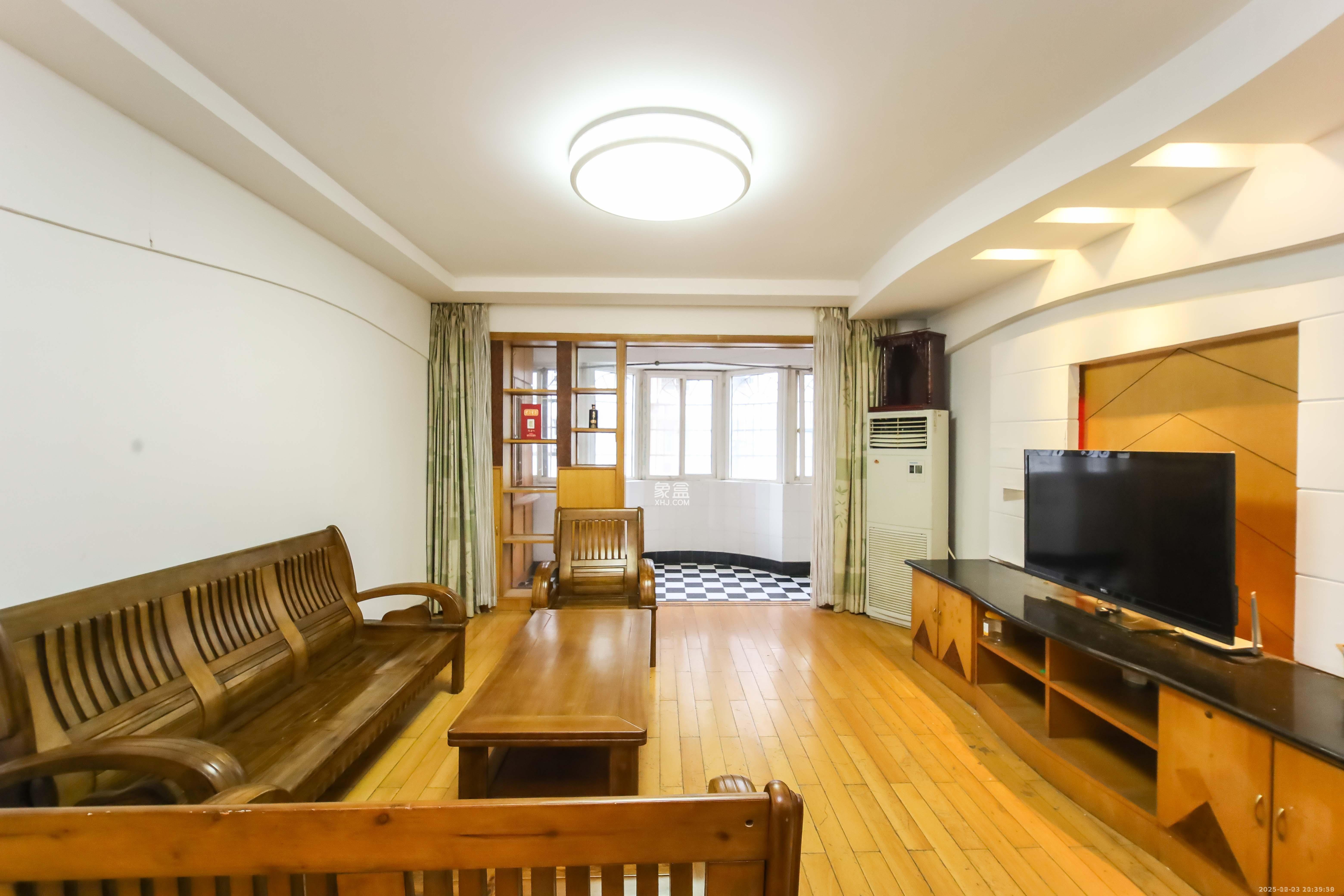 德政园  3室2厅1卫    1900.0元/月