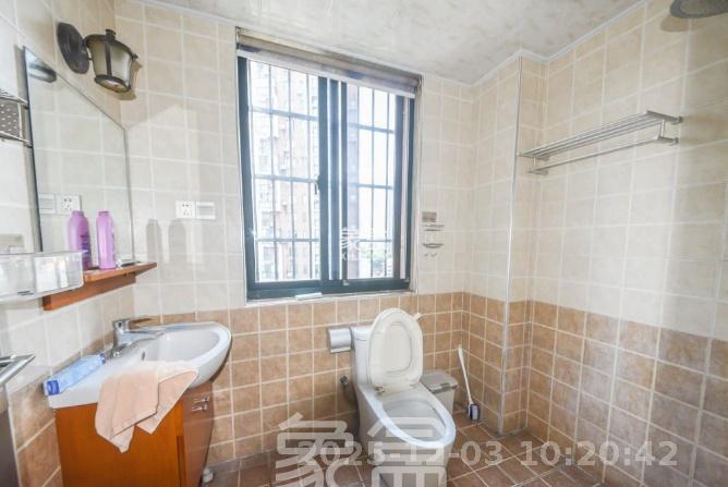 尊邸华庭 4室2厅2卫 3000.0元/月 尊邸华庭 4室2厅2卫 3000.0元/月室内图