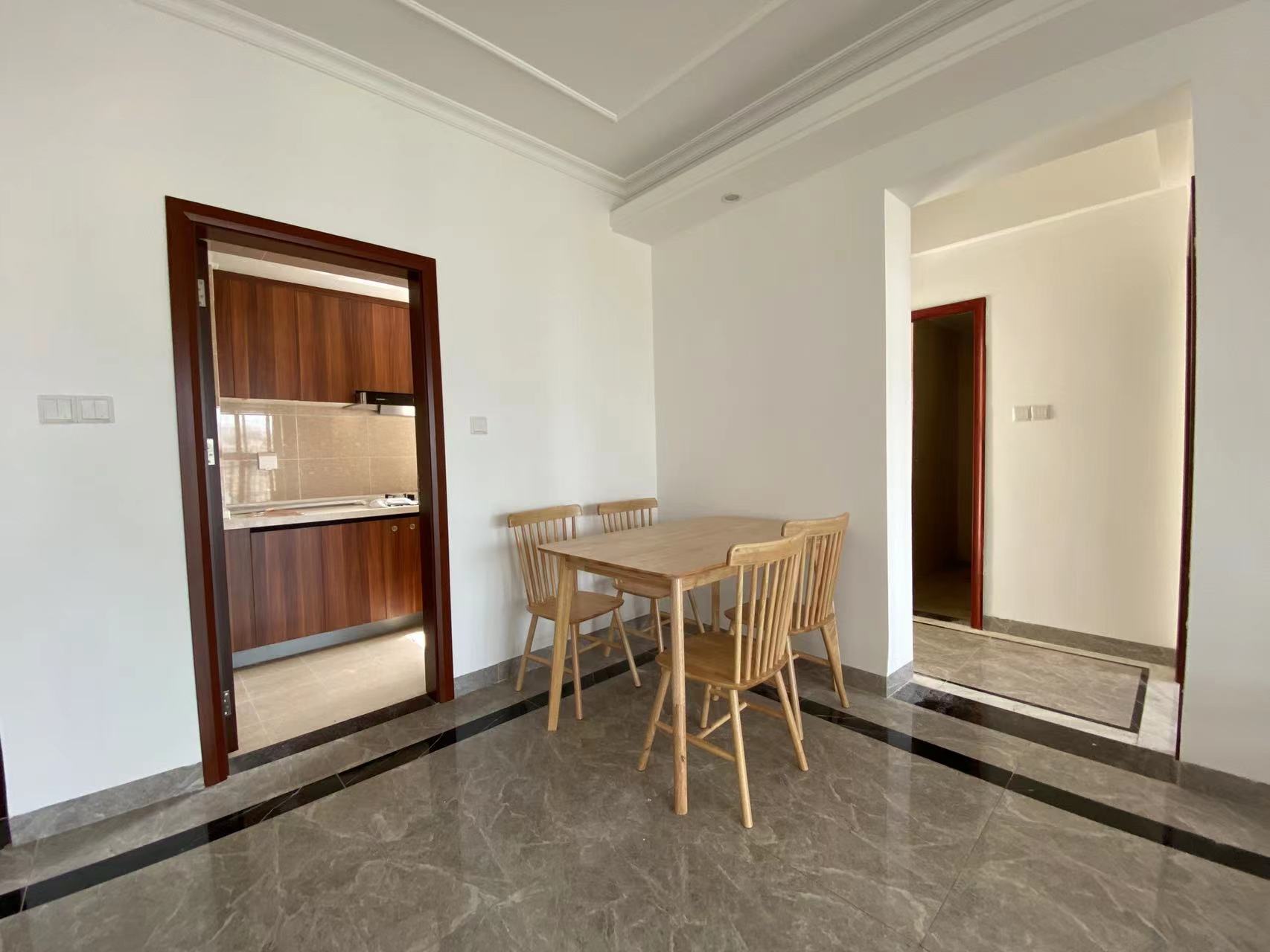 粤泰滨江花园 2室1厅1卫 2300.0元/月 粤泰滨江花园 2室1厅1卫 2300.0元/月室内图