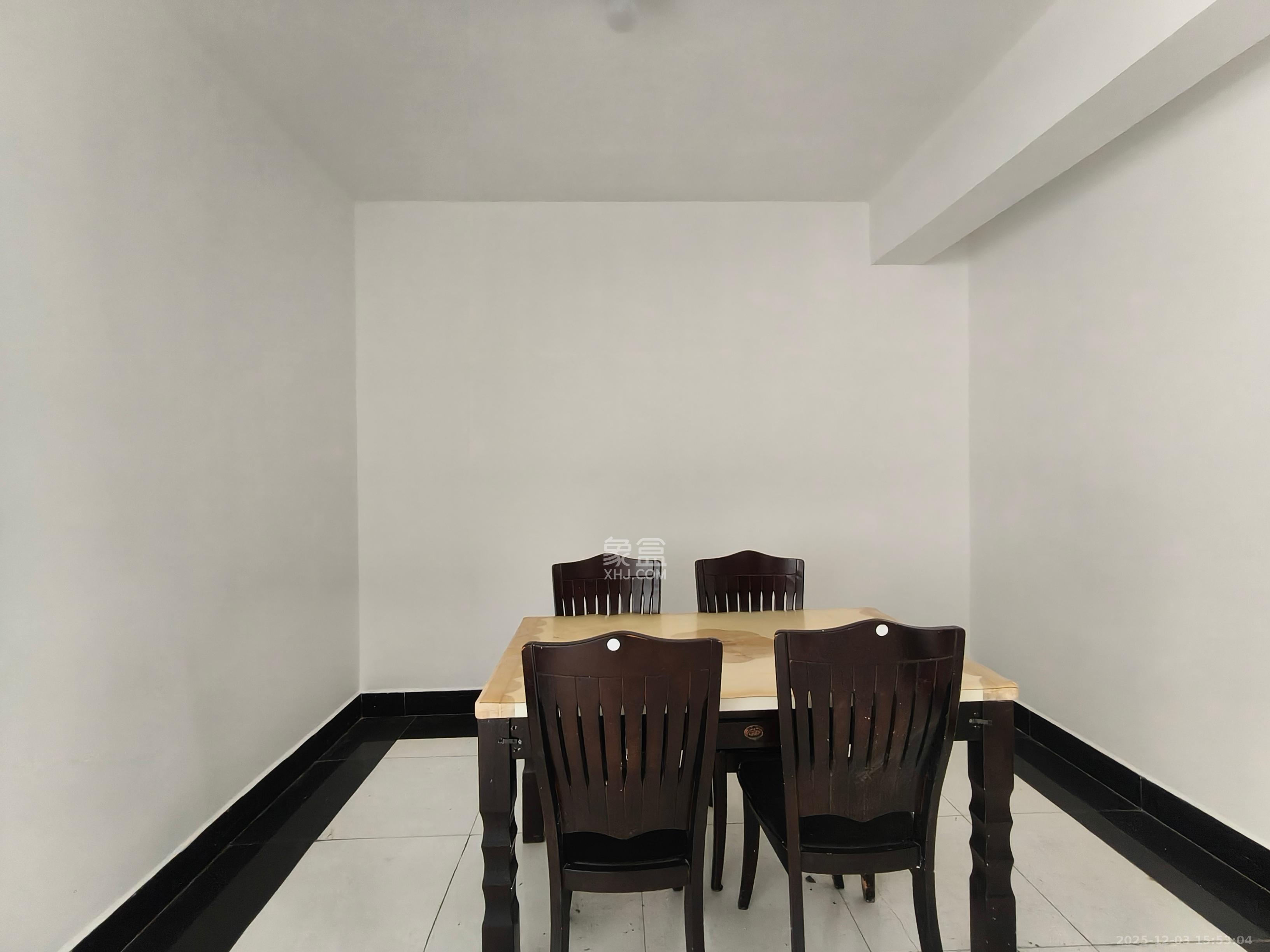 湘绣城  3室2厅2卫    2500.0元/月室内图