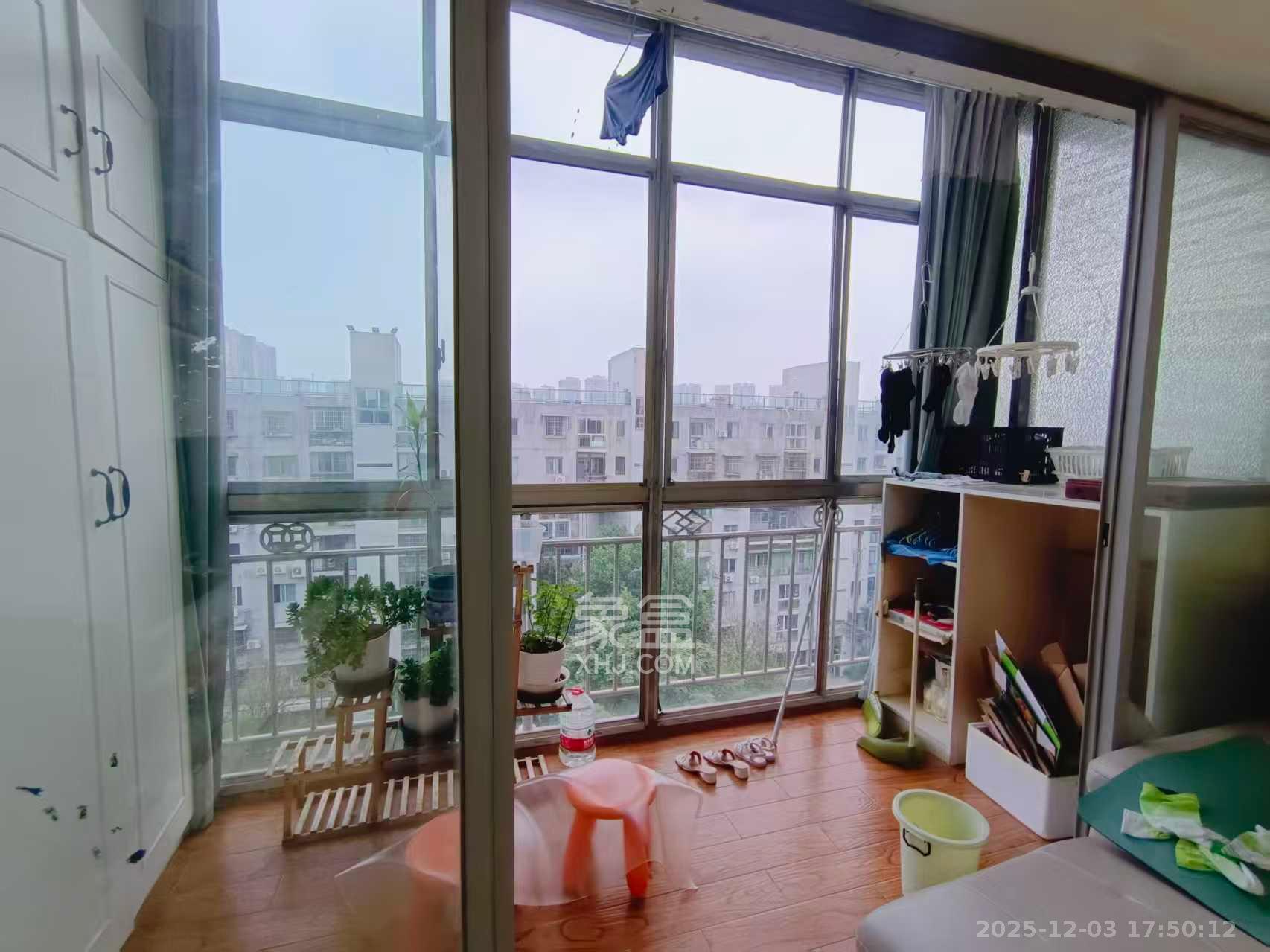 阳光100二期 3室2厅1卫 2500.0元/月 阳光100二期 3室2厅1卫 2500.0元/月室内图