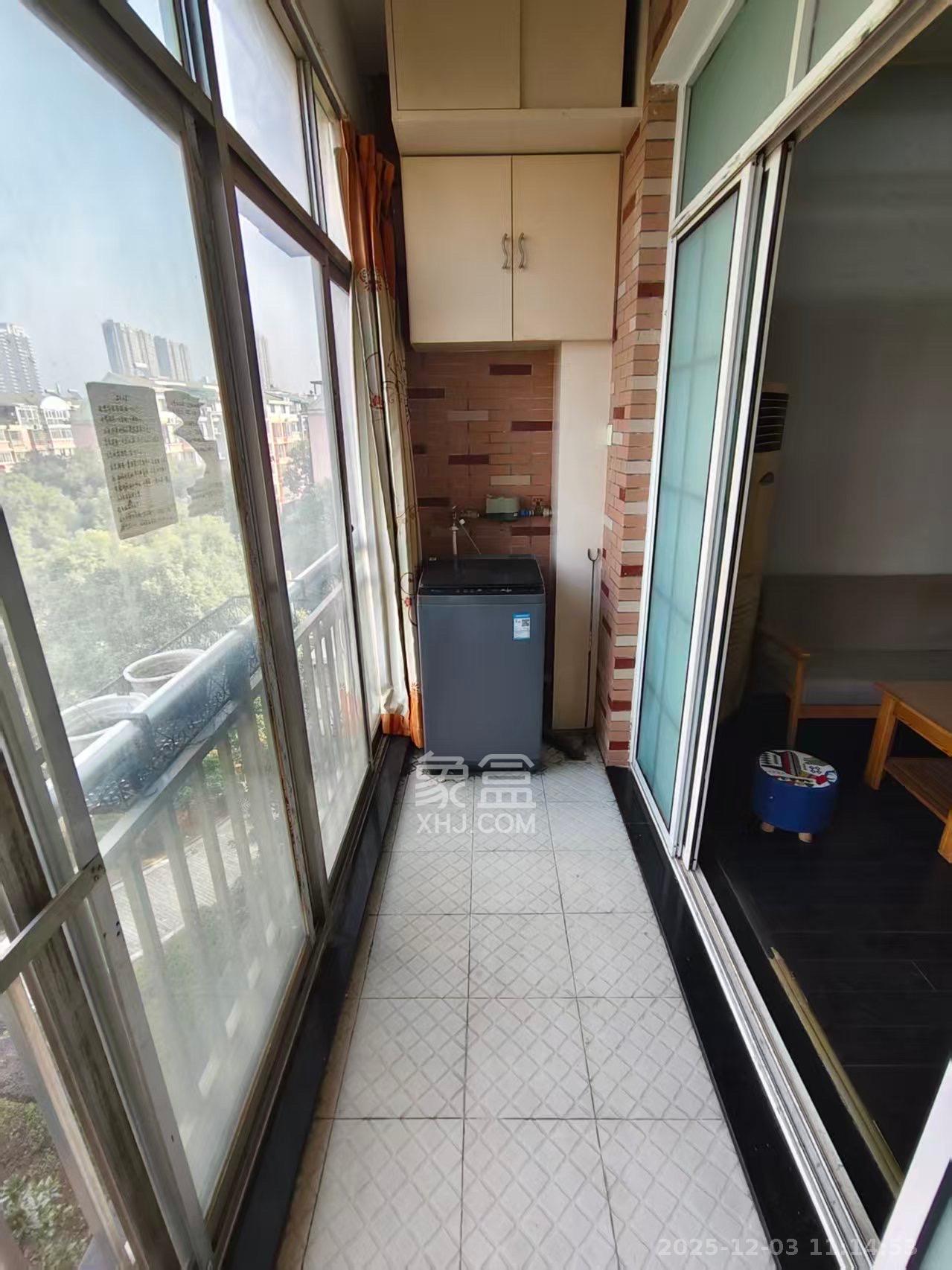 新星小区  1室1厅1卫    1100.0元/月室内图