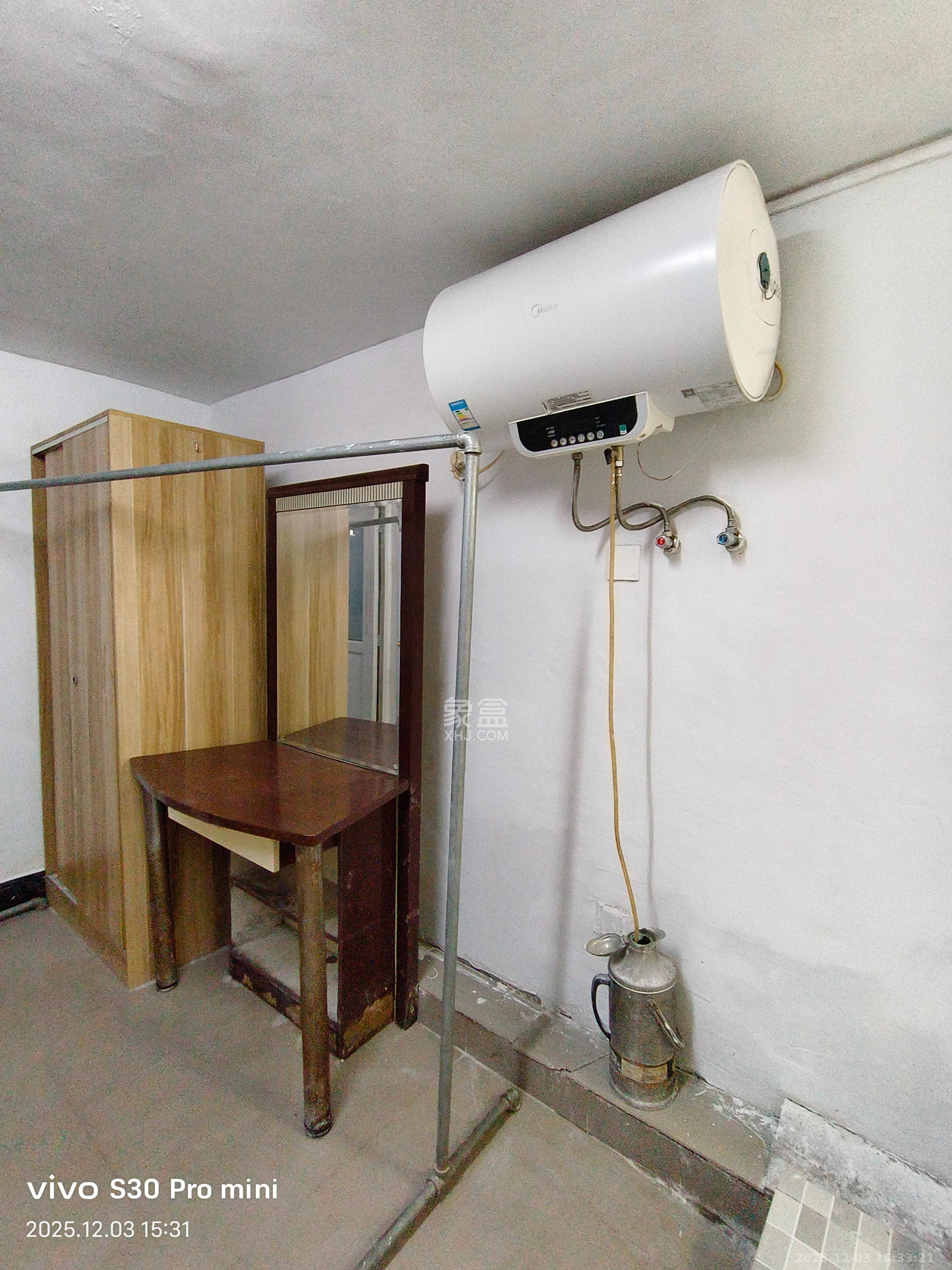 鄱阳小区  1室0厅0卫    800.0元/月室内图