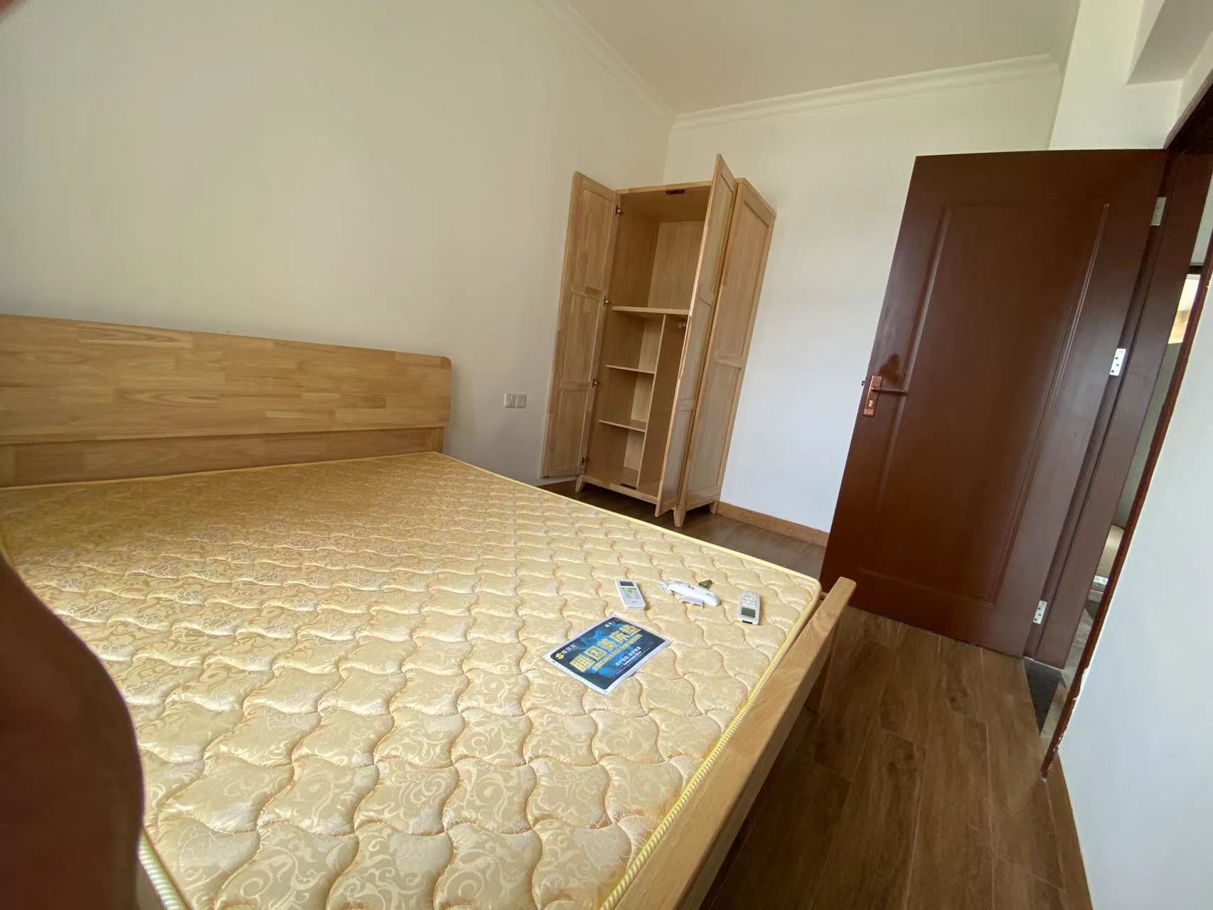 粤泰滨江花园 2室1厅1卫 2300.0元/月 粤泰滨江花园 2室1厅1卫 2300.0元/月室内图