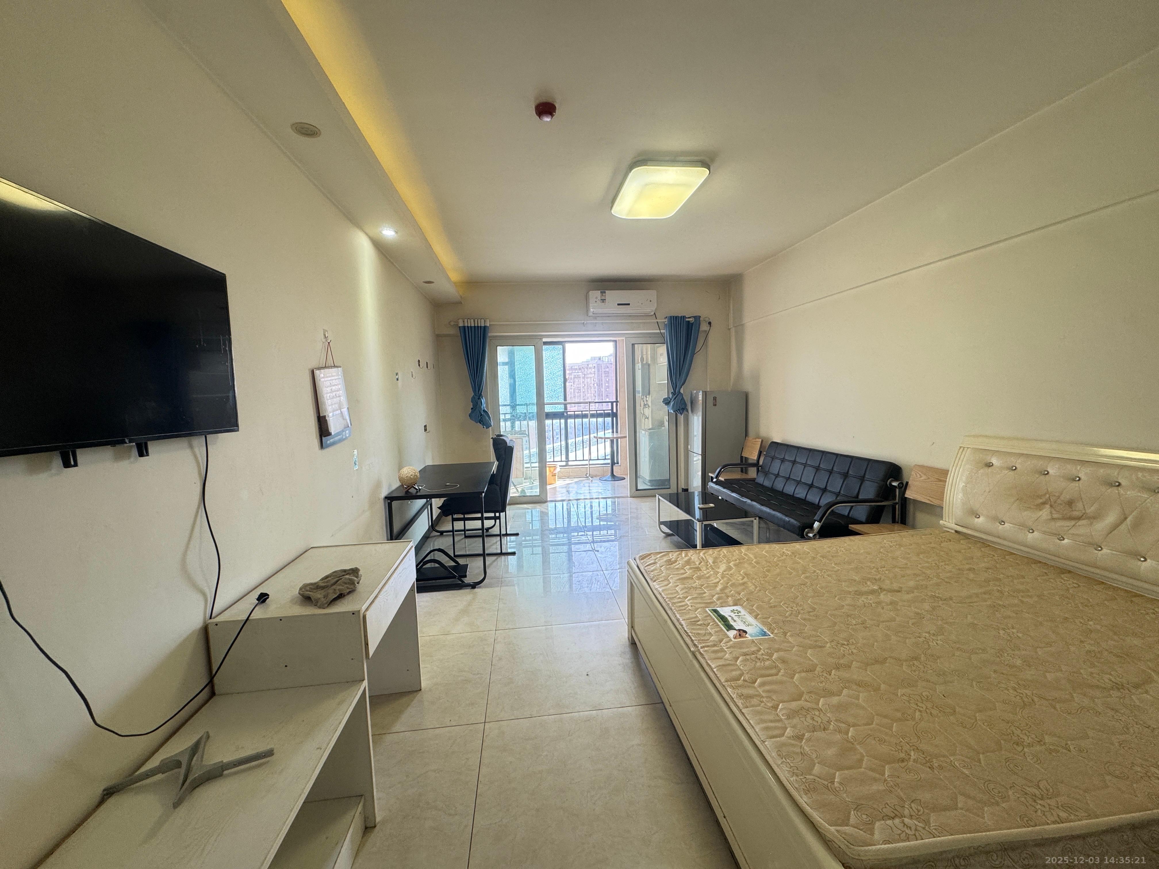 山水湾  1室1厅1卫    1350.0元/月室内图