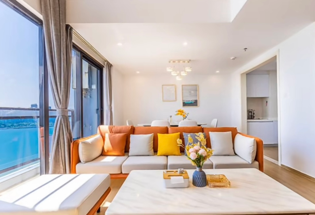 保利中央海岸一二期  1室2厅1卫    180.0万