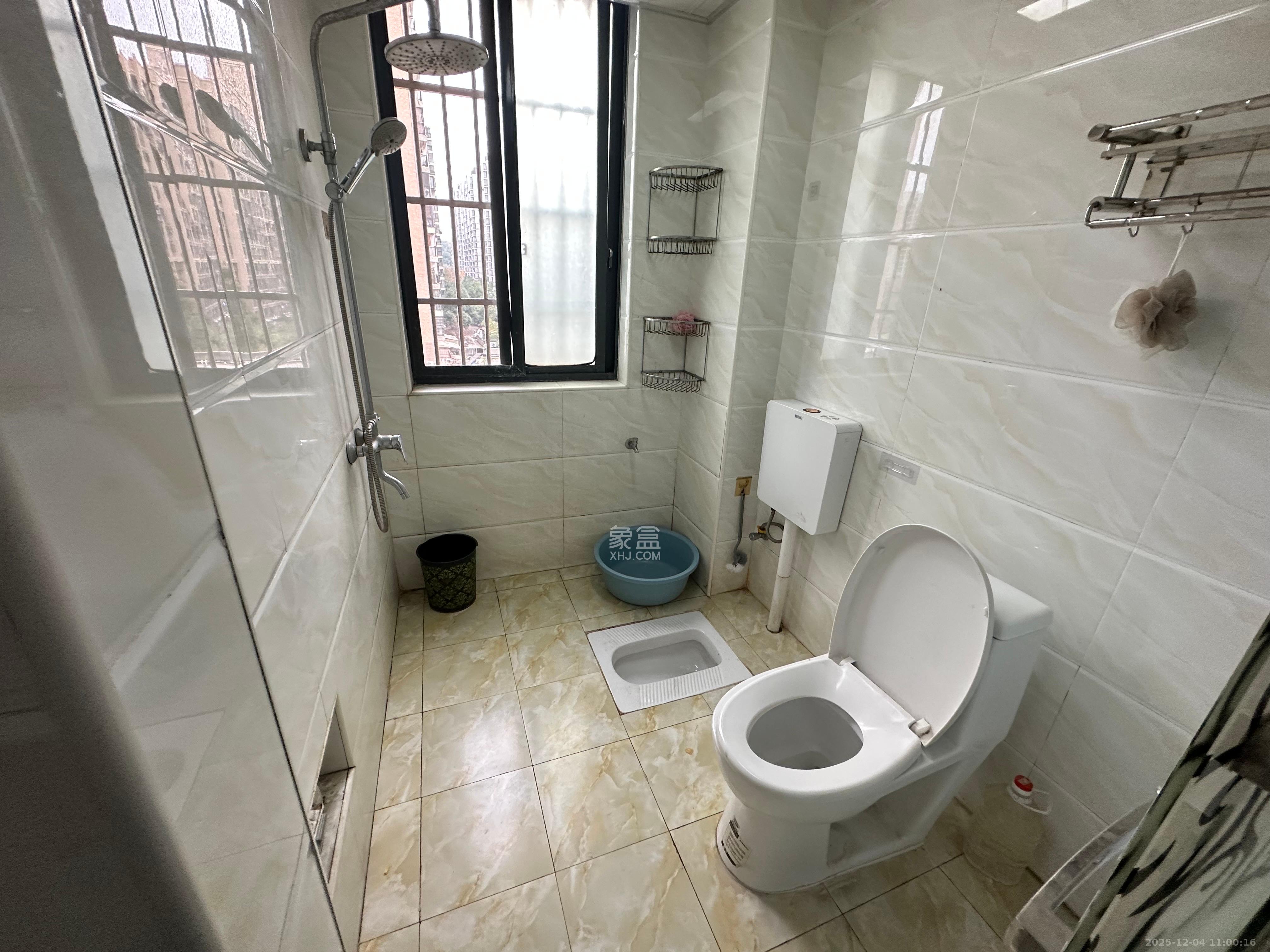 山水新城 2室2厅1卫 1700.0元/月 山水新城 2室2厅1卫 1700.0元/月室内图