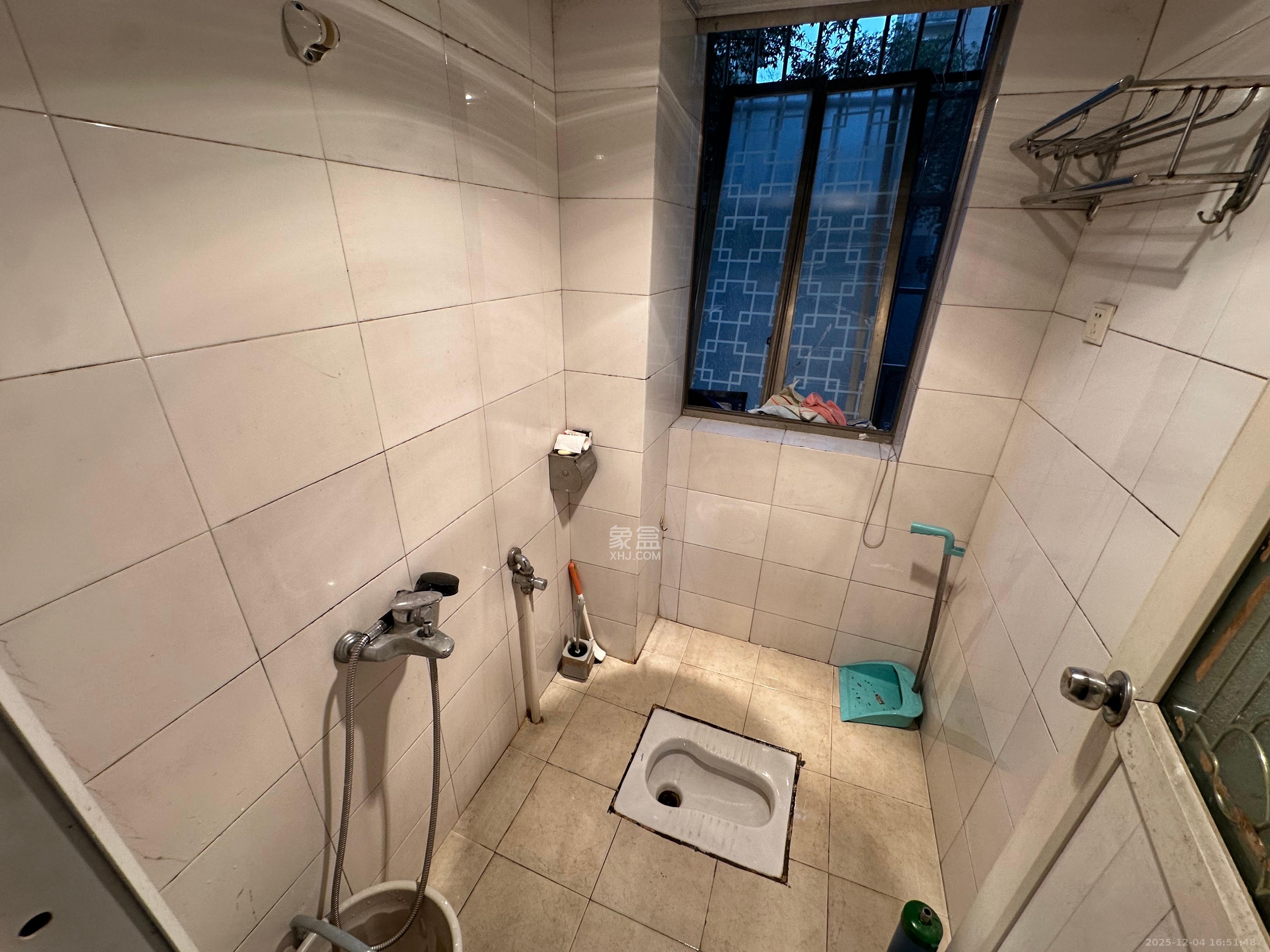 雄海花园  2室1厅1卫    2000.0元/月室内图