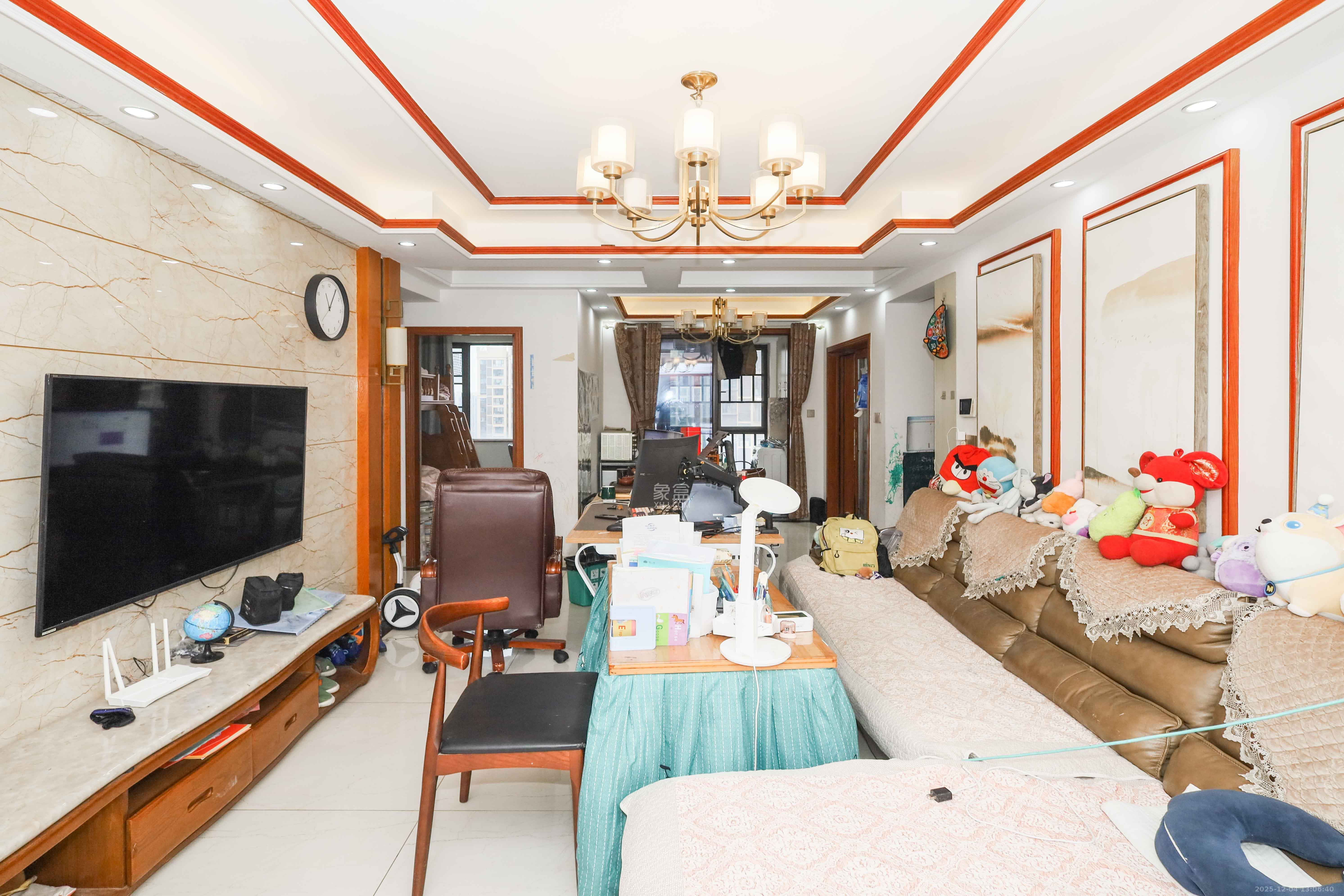 梅溪鑫苑名家  3室2厅1卫    96.8万客厅