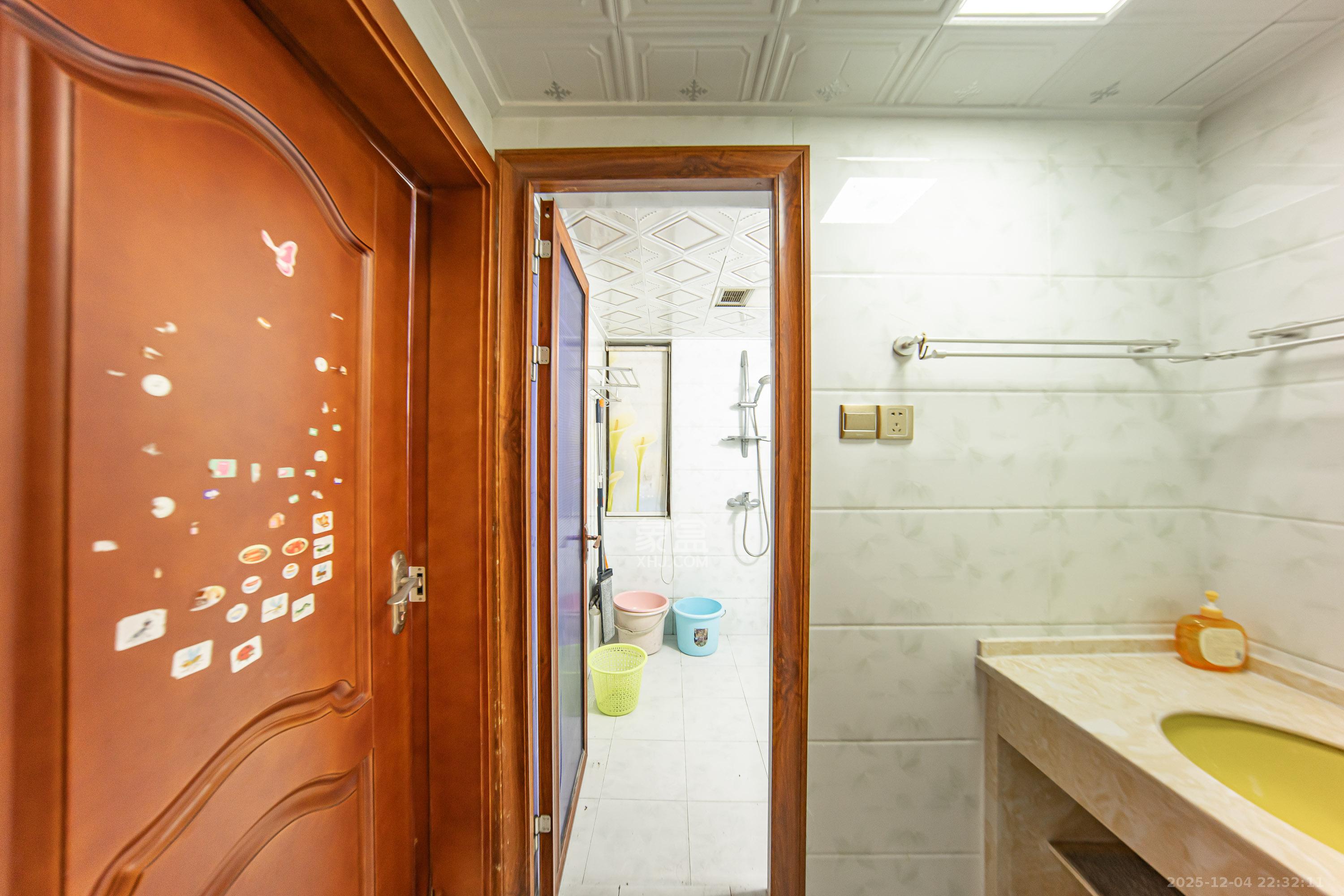 江山帝景哈佛  3室2厅1卫    68.0万卫生间