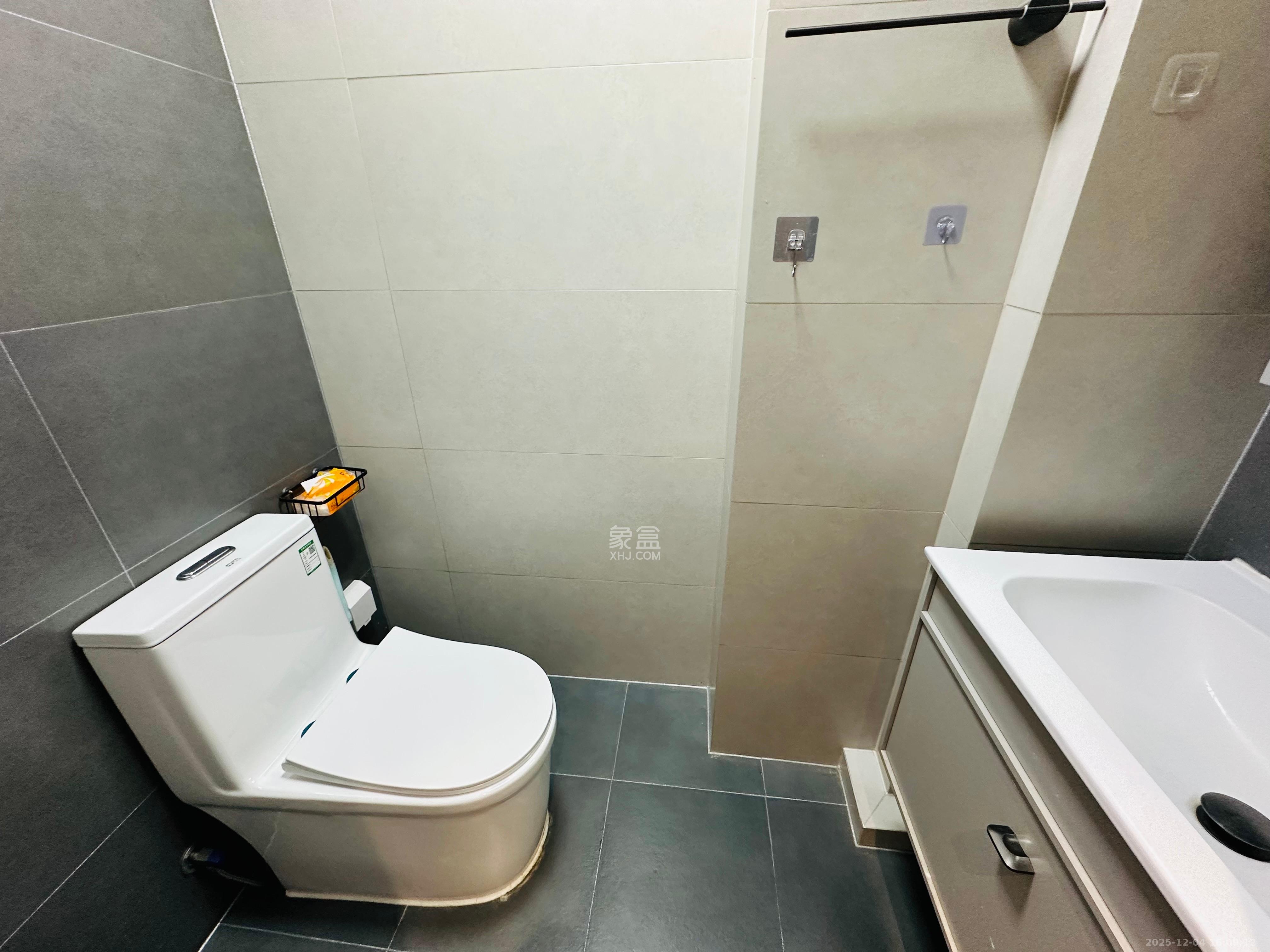 建发央著 4室2厅2卫 4800.0元/月 建发央著 4室2厅2卫 4800.0元/月室内图