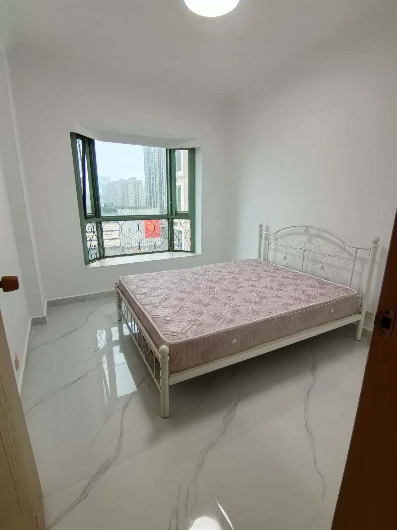 置地花园  3室2厅1卫    3000.0元/月室内图