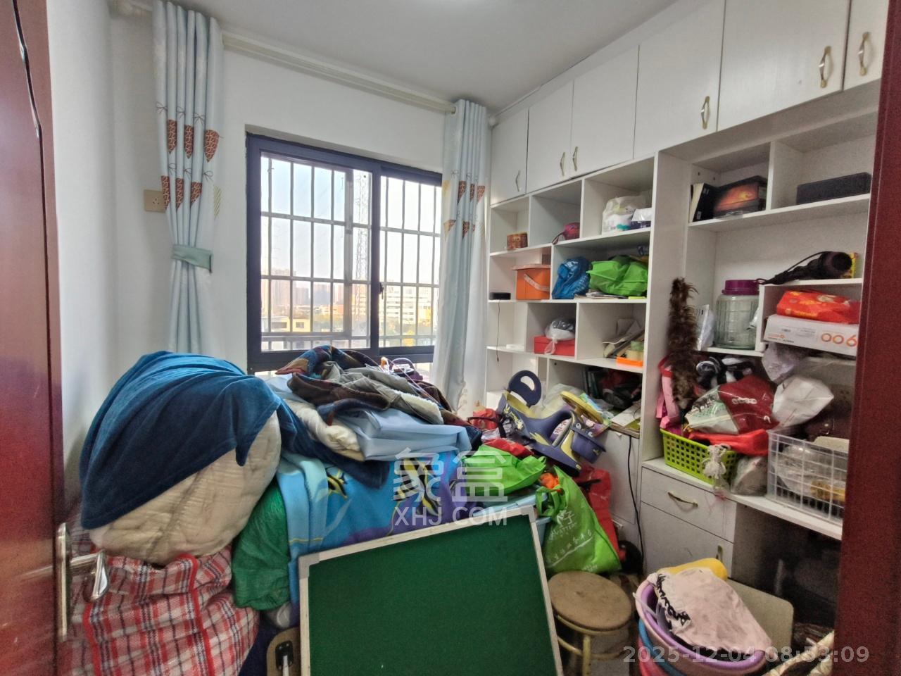 中欣楚天雅郡  4室2厅2卫    2000.0元/月室内图