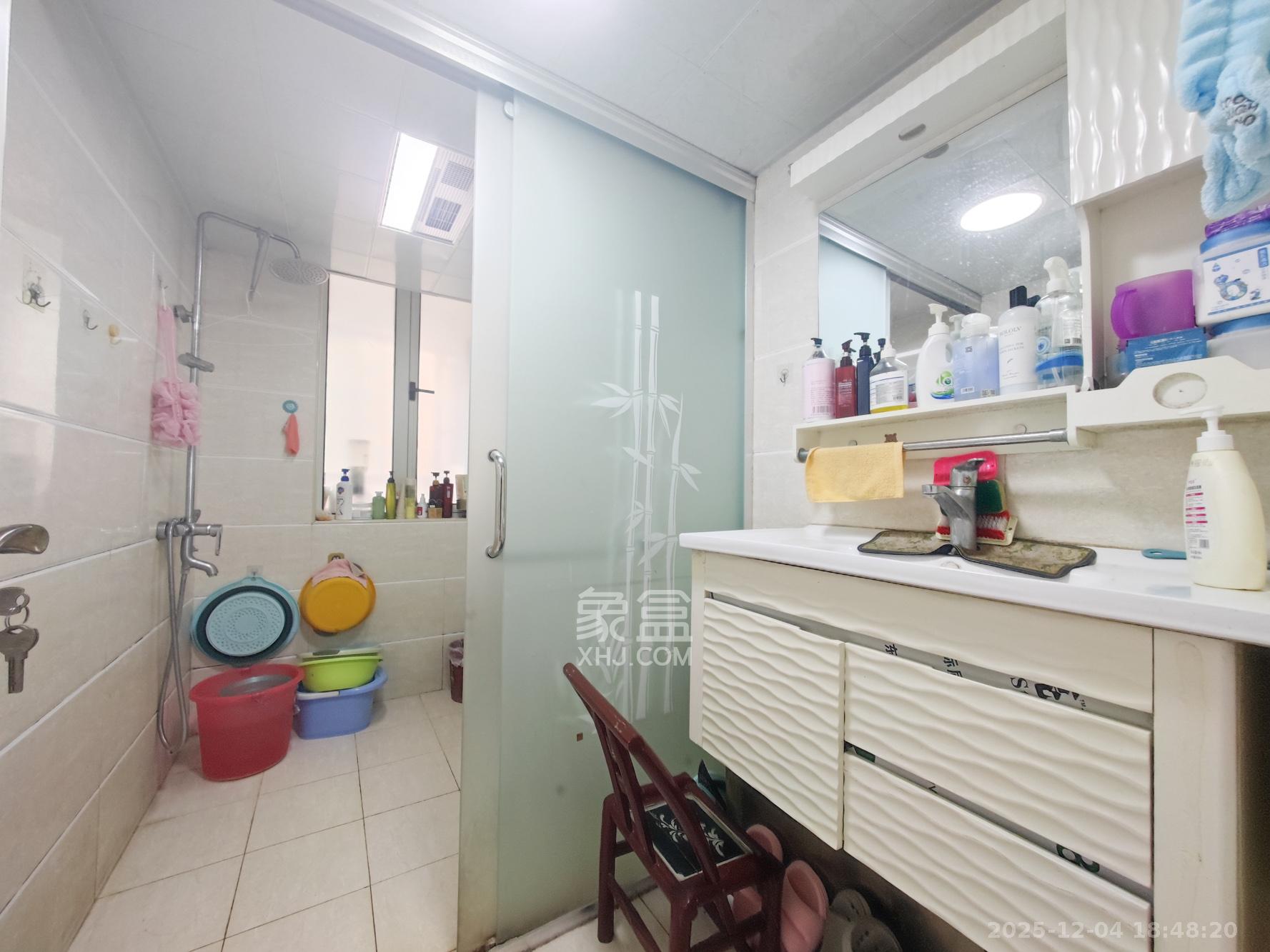 五矿万境水岸一期（万境水岸嘉苑）  3室2厅2卫    158.0万卫生间