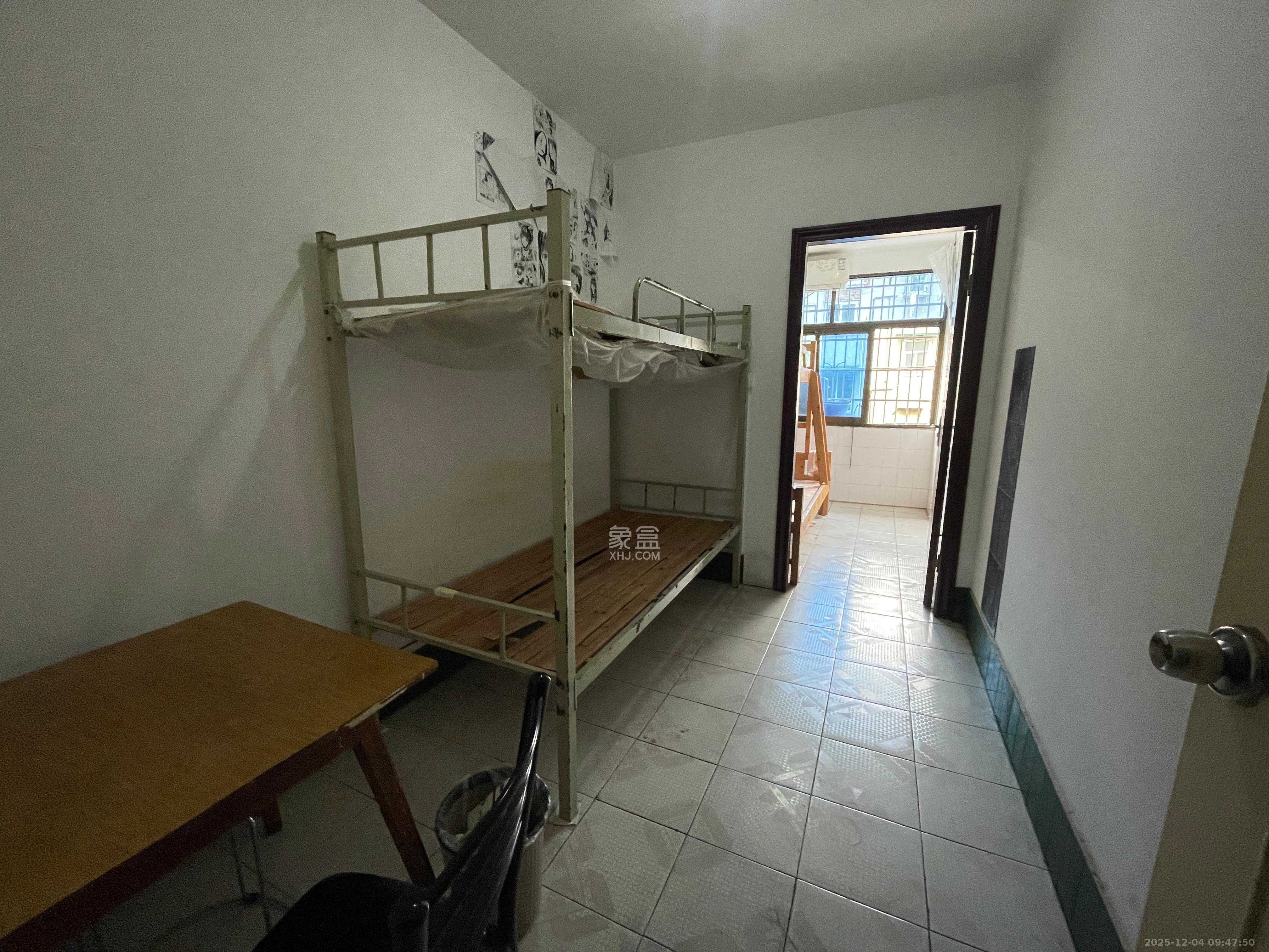 牛婆塘社区 4室2厅1卫 1600.0元/月 牛婆塘社区 4室2厅1卫 1600.0元/月室内图