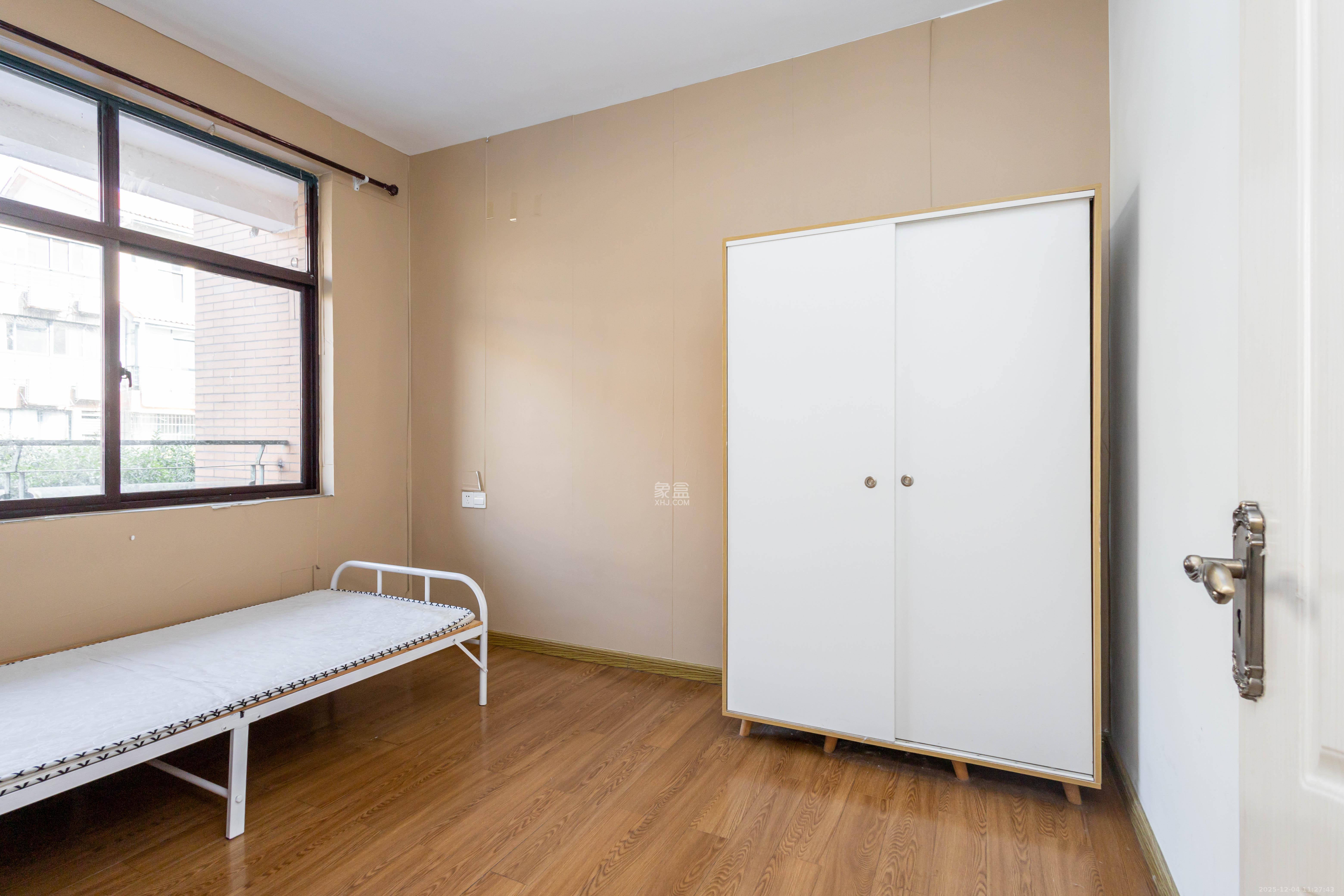 东业早安星城  3室2厅2卫    66.8万卧室