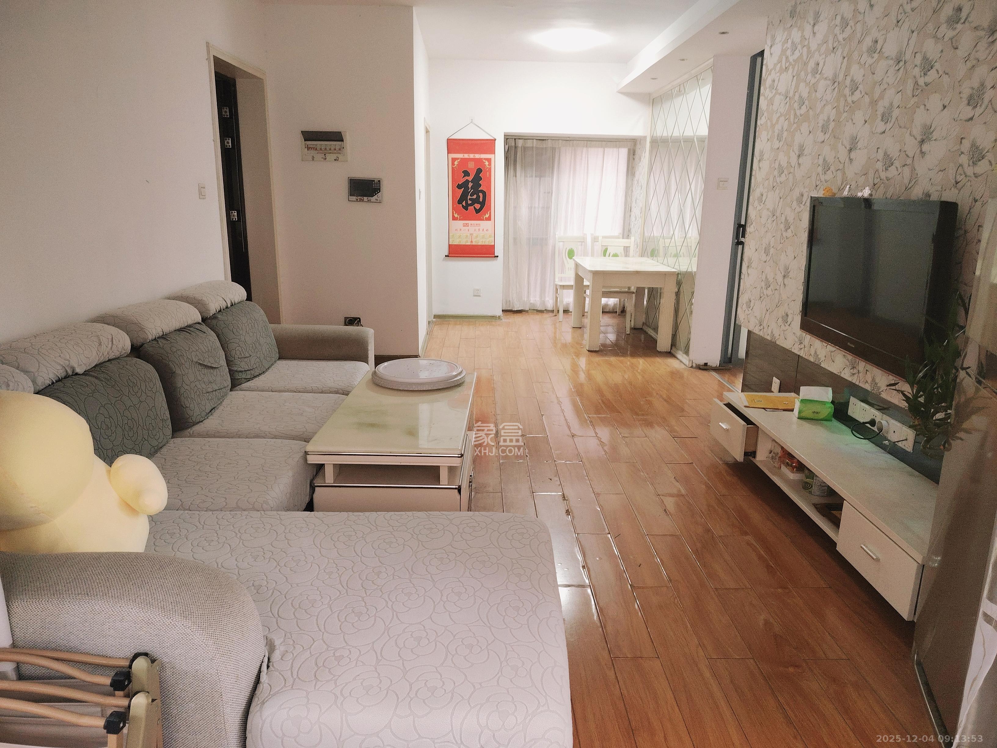 滨江君悦香邸  3室2厅1卫    2900.0元/月