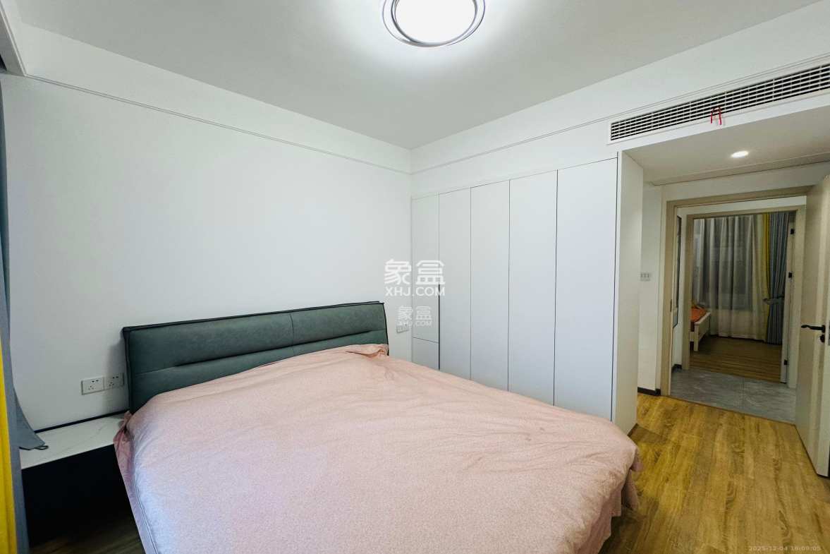 建发央著 4室2厅2卫 4800.0元/月 建发央著 4室2厅2卫 4800.0元/月室内图