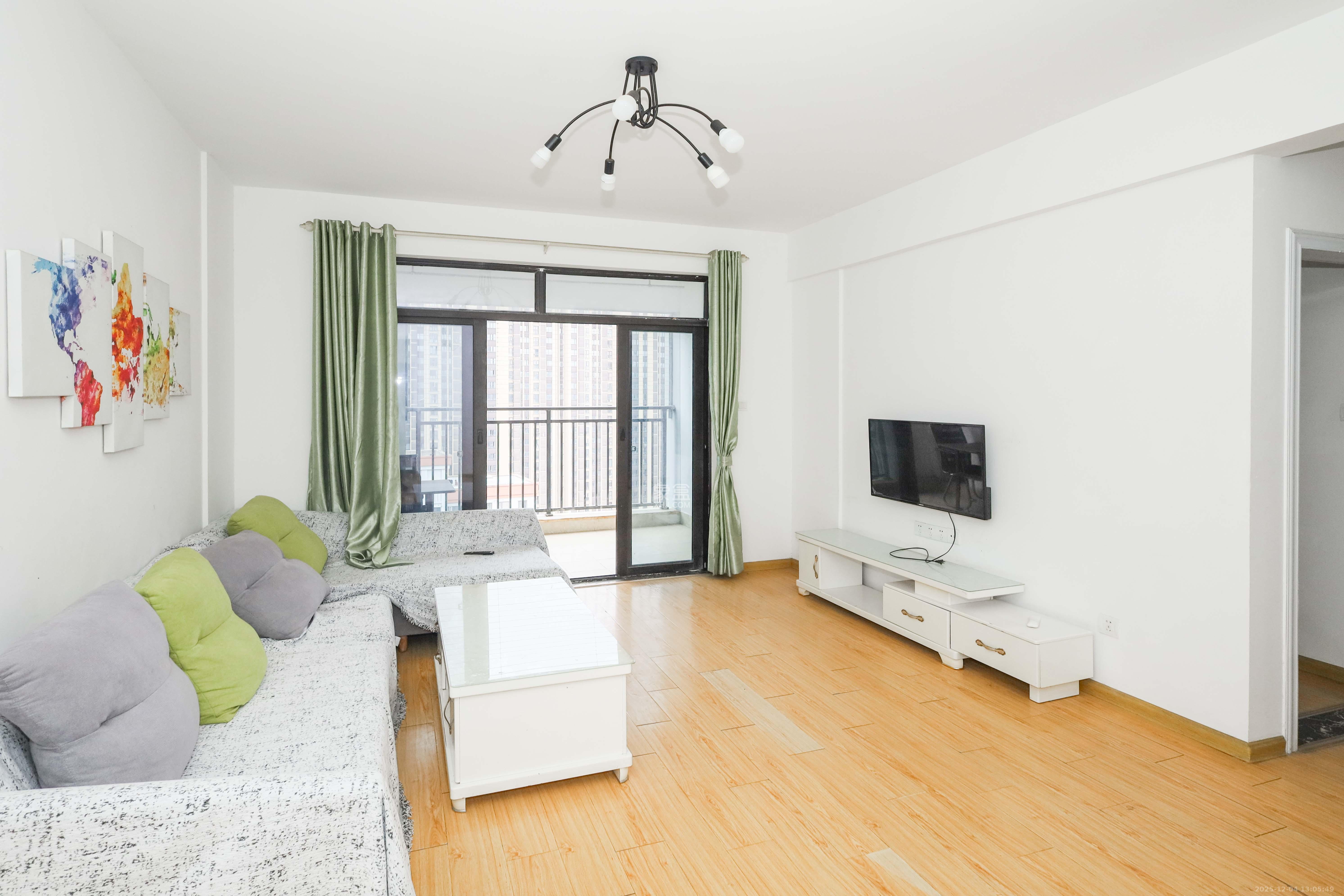 今时艺苑 3室2厅1卫 90.0万 今时艺苑 3室2厅1卫 90.0万客厅