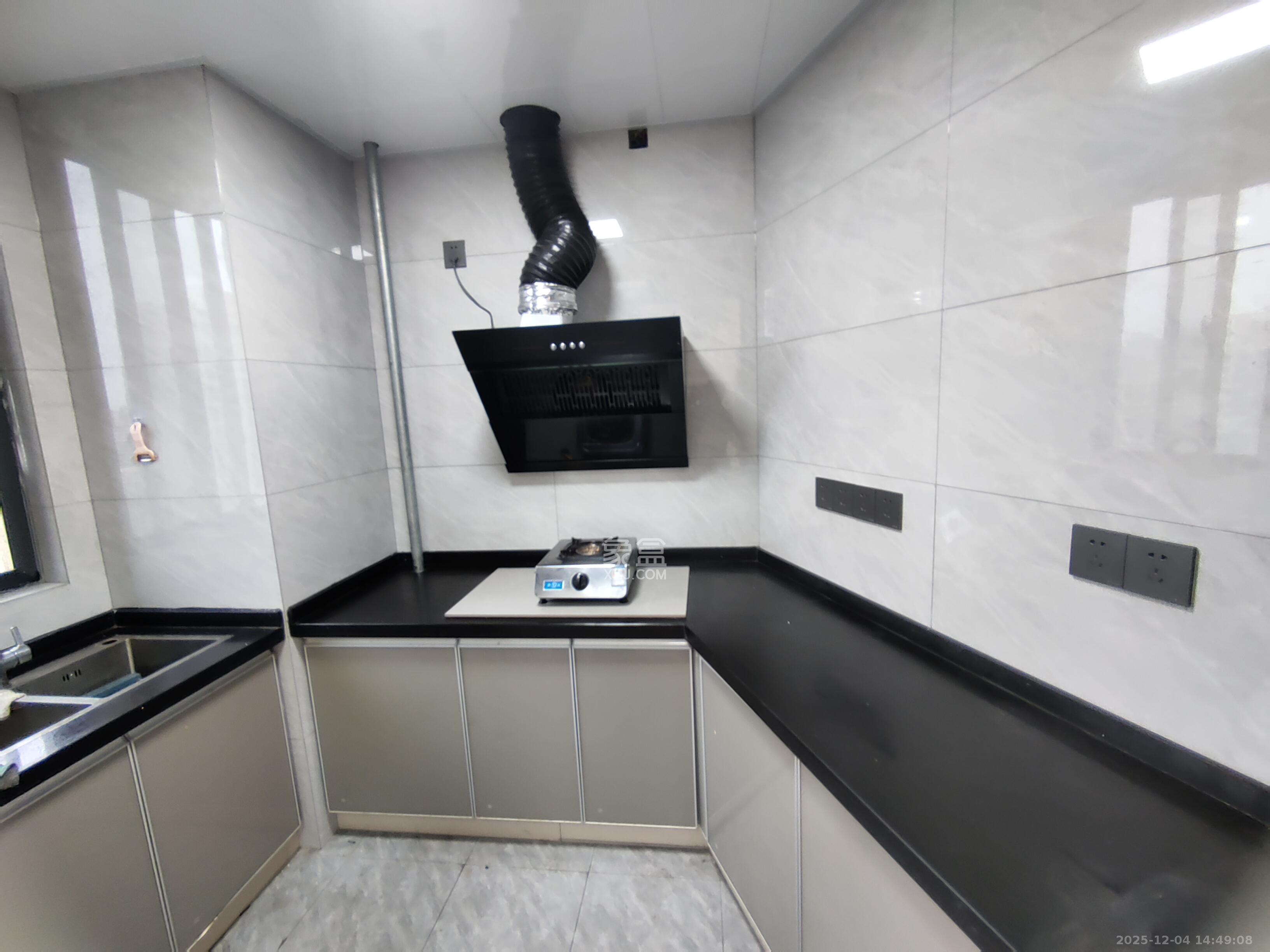 明发阅江悦府 5室2厅2卫 2400.0元/月 明发阅江悦府 5室2厅2卫 2400.0元/月室内图