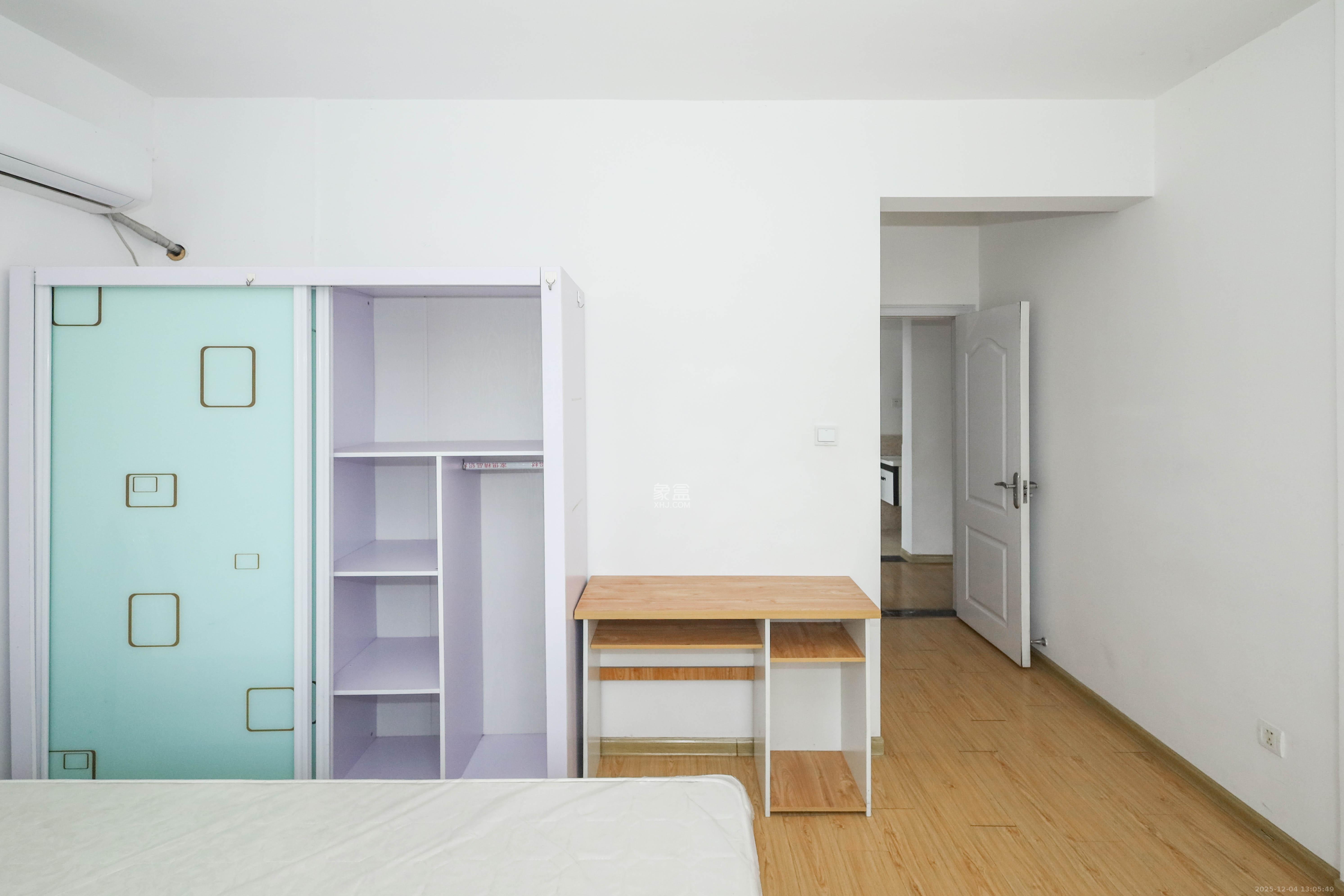 今时艺苑  3室2厅1卫    90.0万卧室