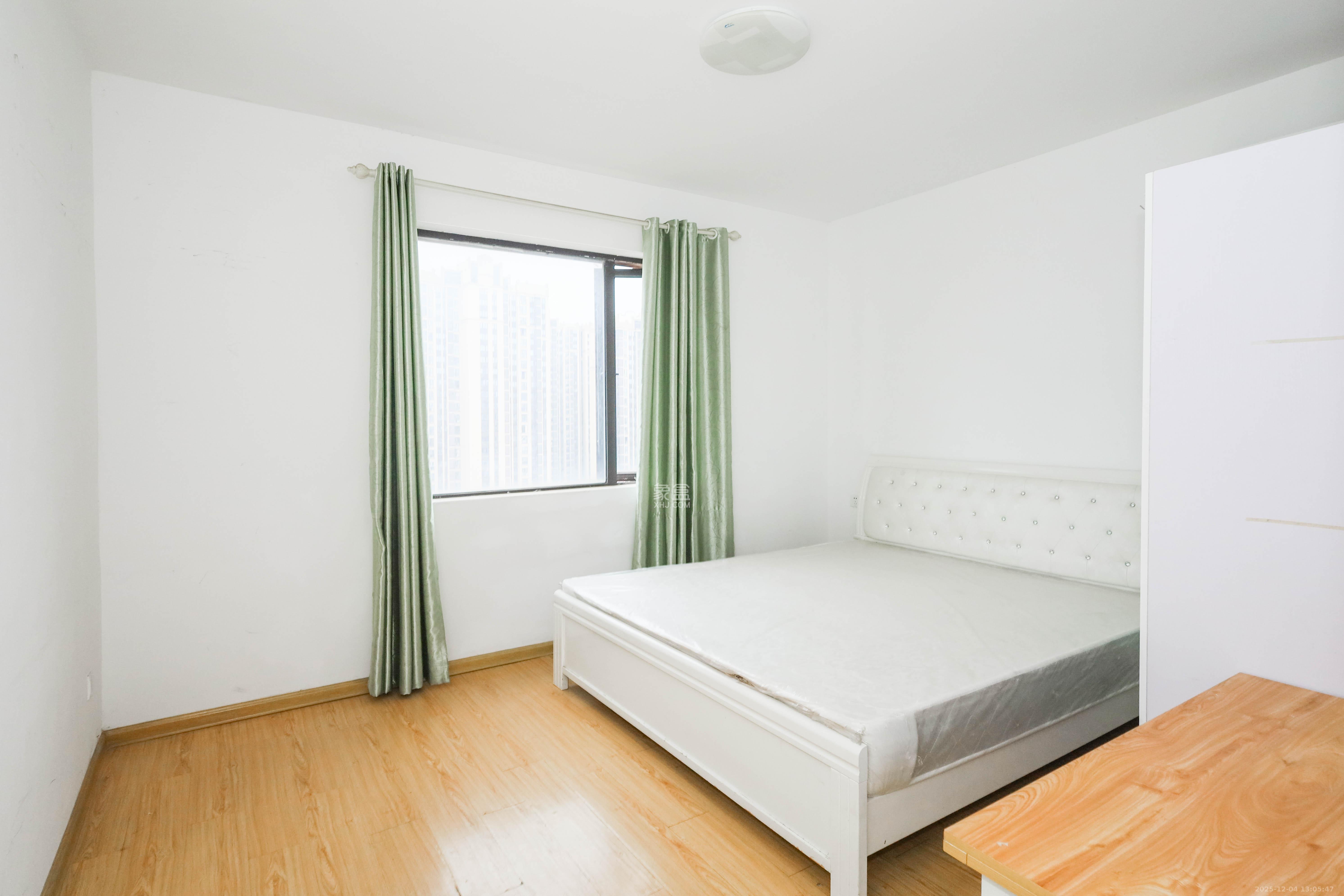 今时艺苑 3室2厅1卫 90.0万 今时艺苑 3室2厅1卫 90.0万卧室