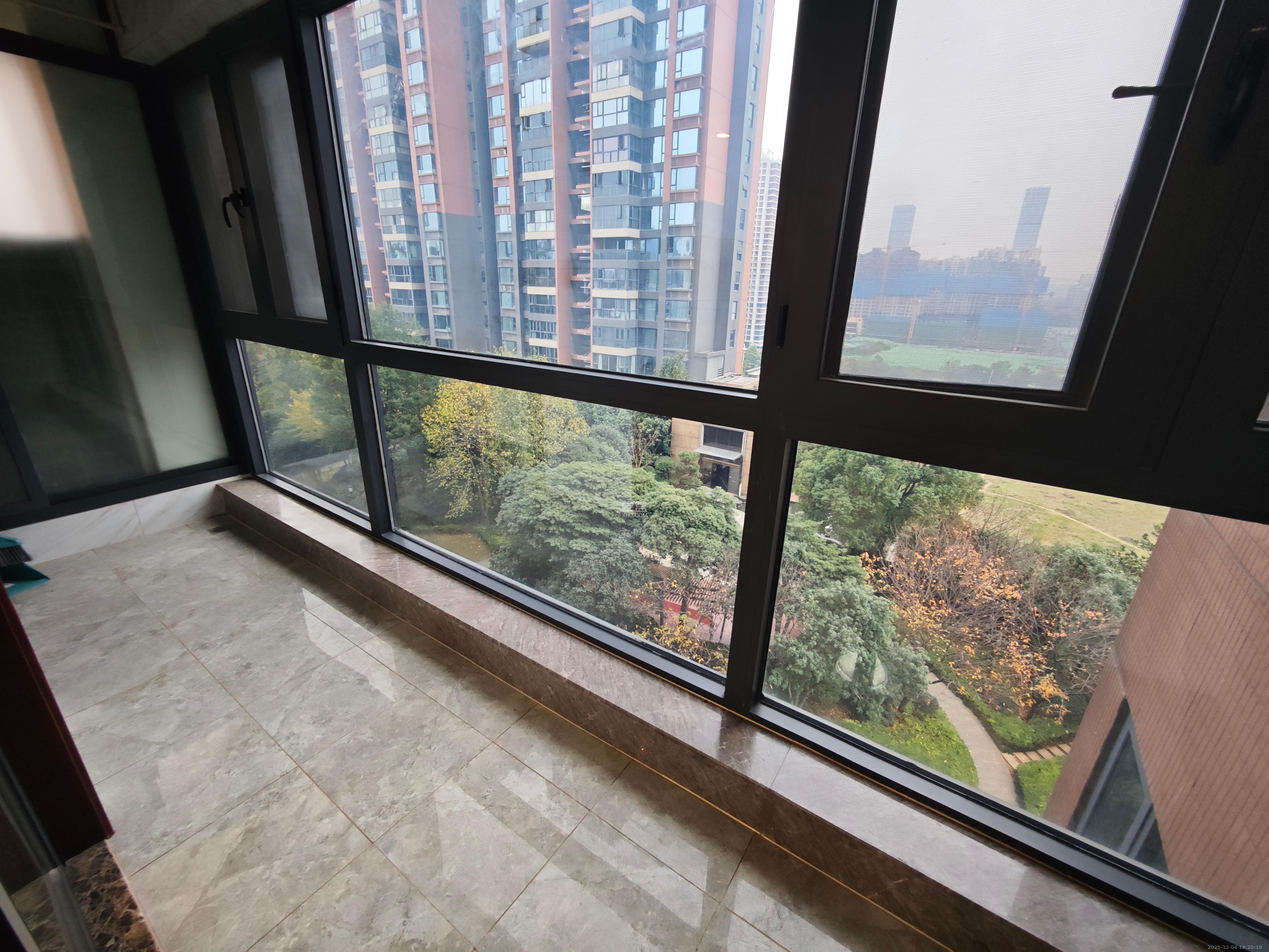 京武浪琴山一、二期  4室2厅2卫    12000.0元/月室内图